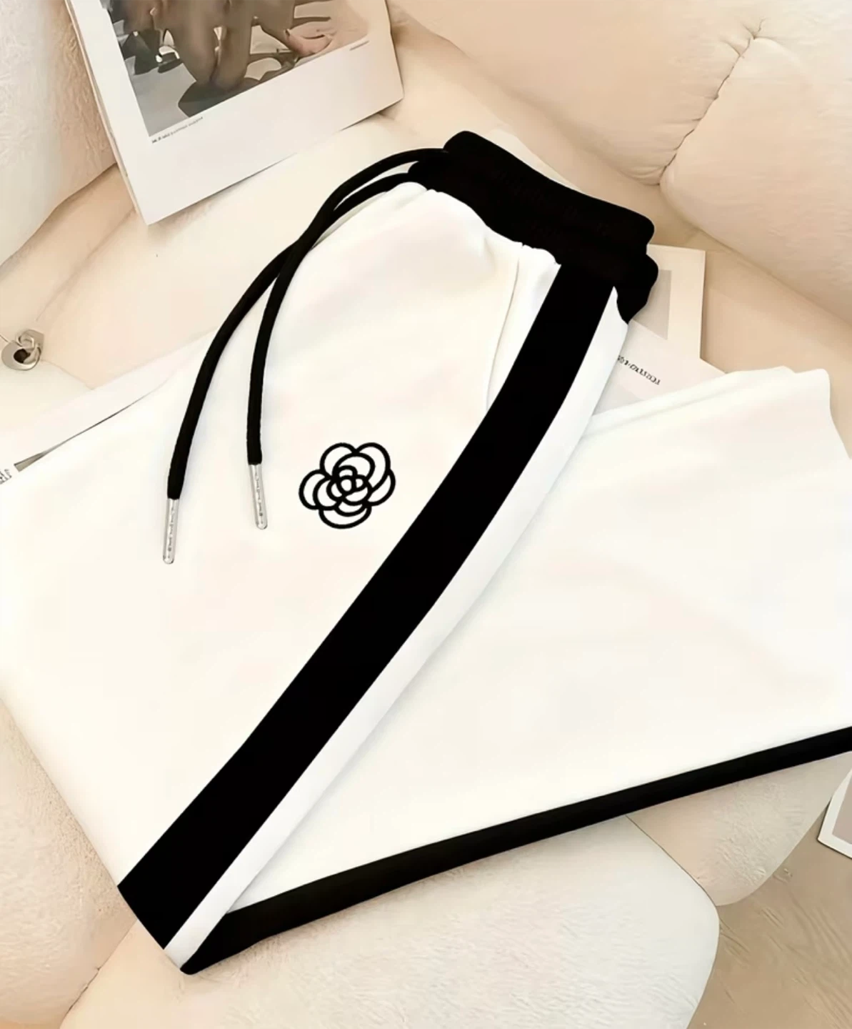 Women's White & Black Tracksuit Set - photo 4