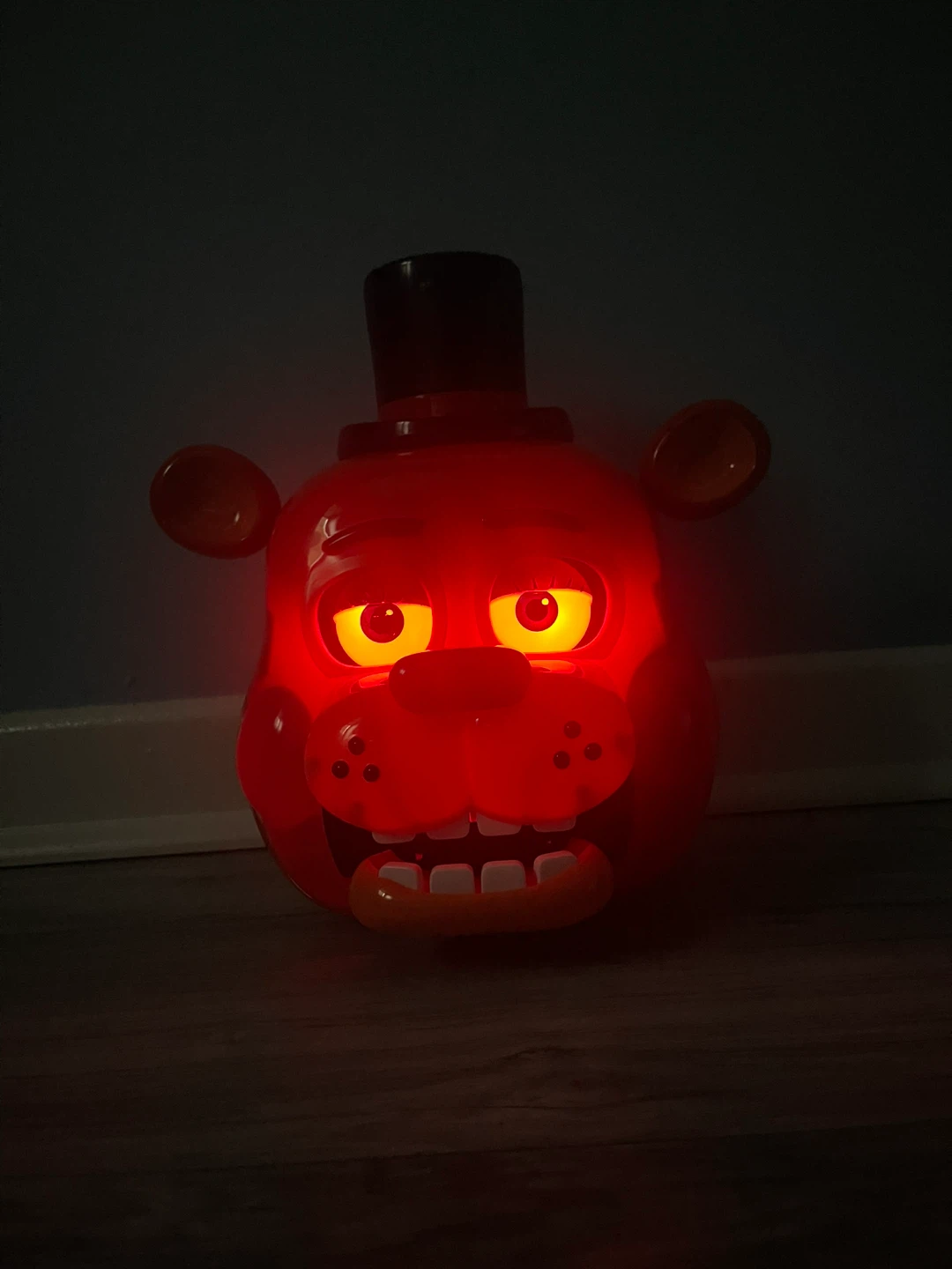 FNAF 2 Freddy Fazbear Popcorn Bucket – Lights Up & Wearable - photo 2
