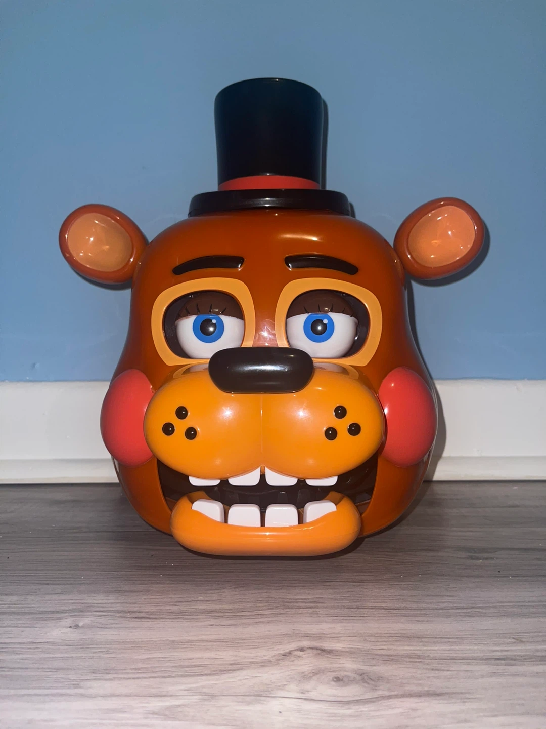 FNAF 2 Freddy Fazbear Popcorn Bucket – Lights Up & Wearable