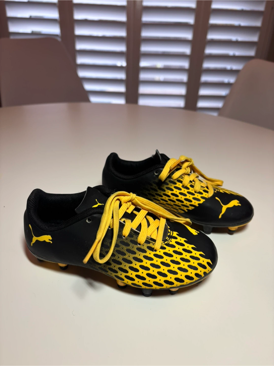 Puma Soccer Cleats Black/Yellow kids 10