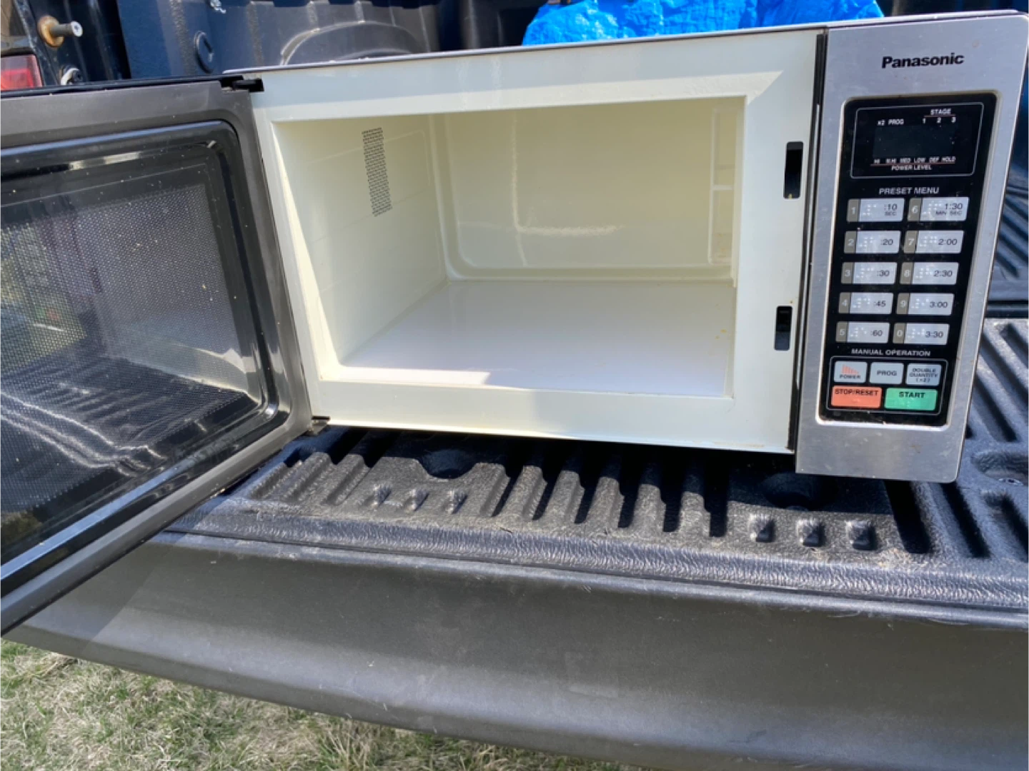 Panasonic Microwave Oven - photo 2