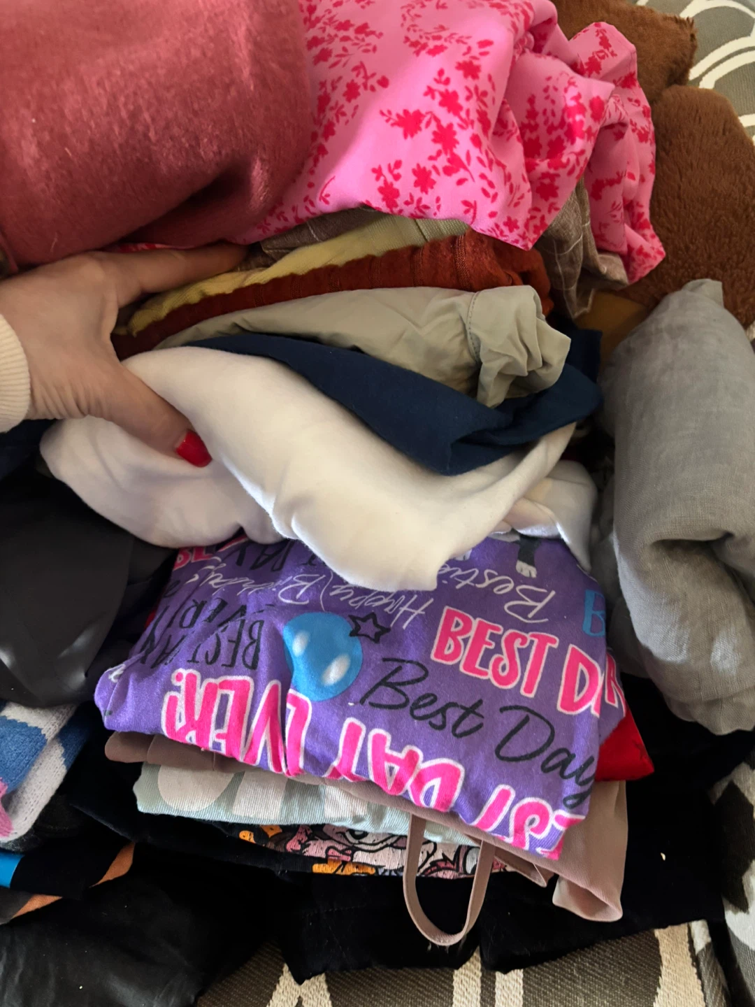 Huge Bag Of Clothes And Miscellaneous Items Various Sizes - photo 4