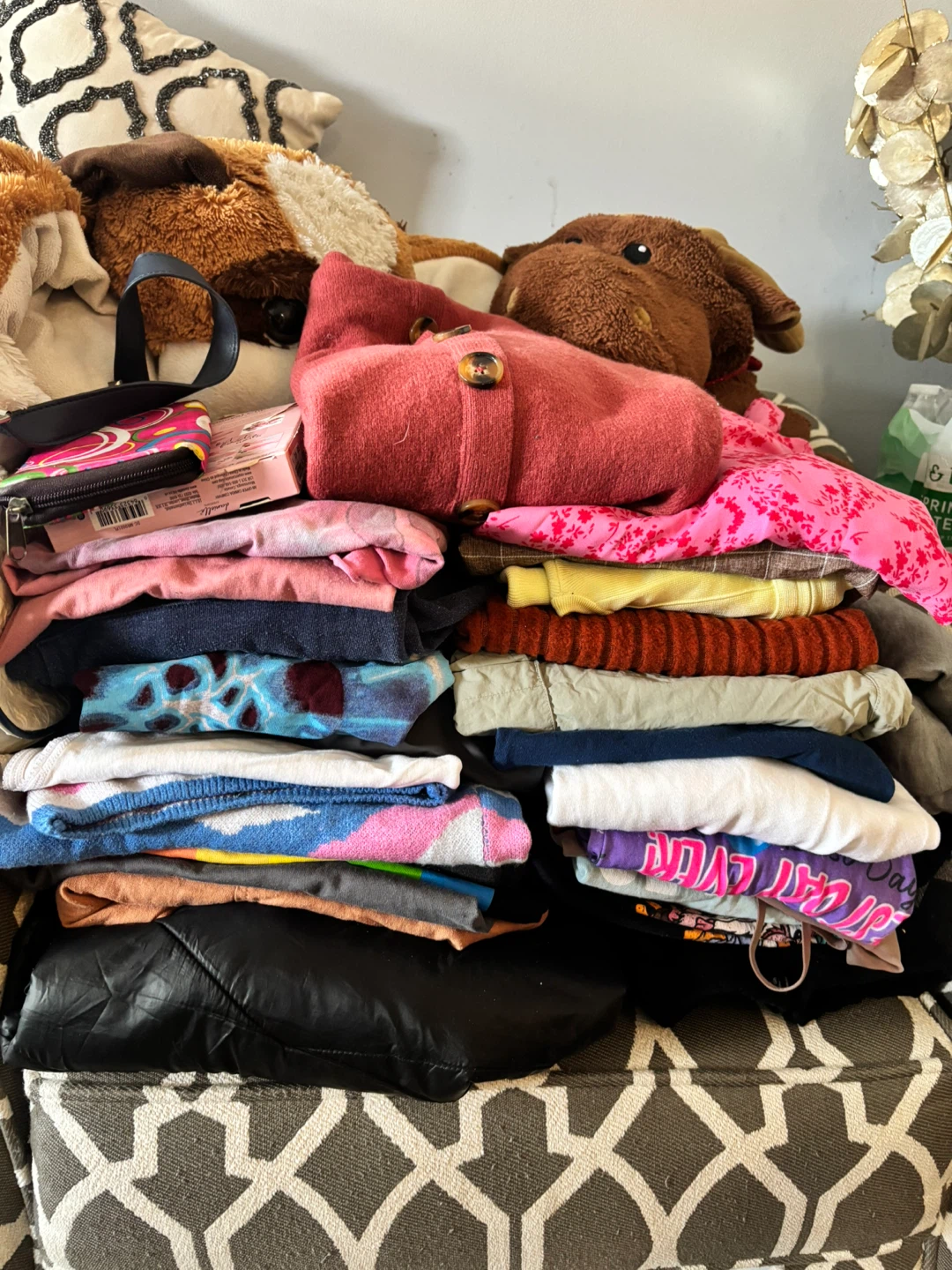 Huge Bag Of Clothes And Miscellaneous Items Various Sizes