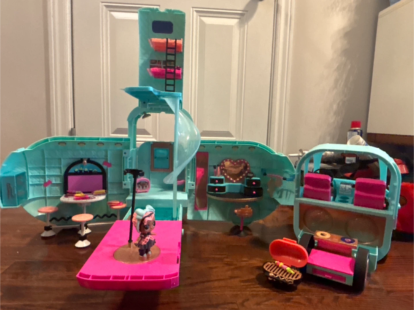 L.O.L. Surprise! - O.M.G. Glam N' Go Camper - photo 2
