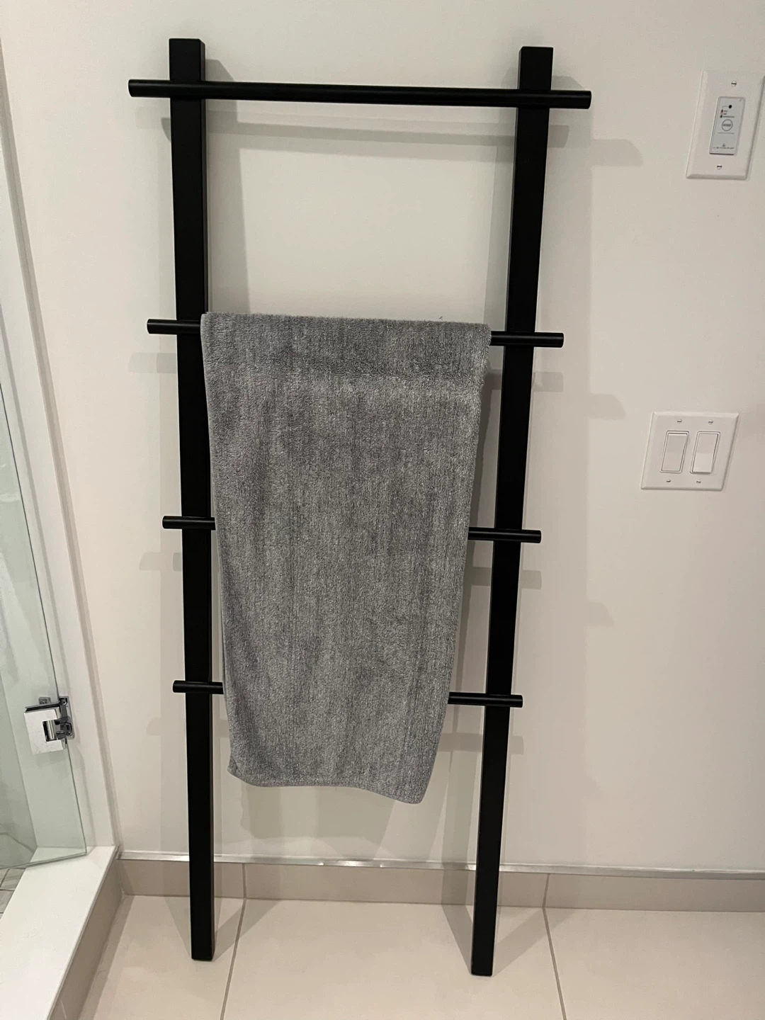 Black 4-Tier Ladder Towel Rack