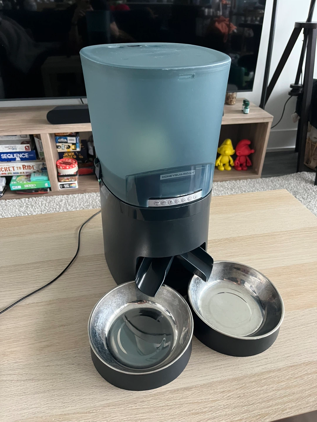 HoneyGuaridan Automatic Pet Feeder - photo 2
