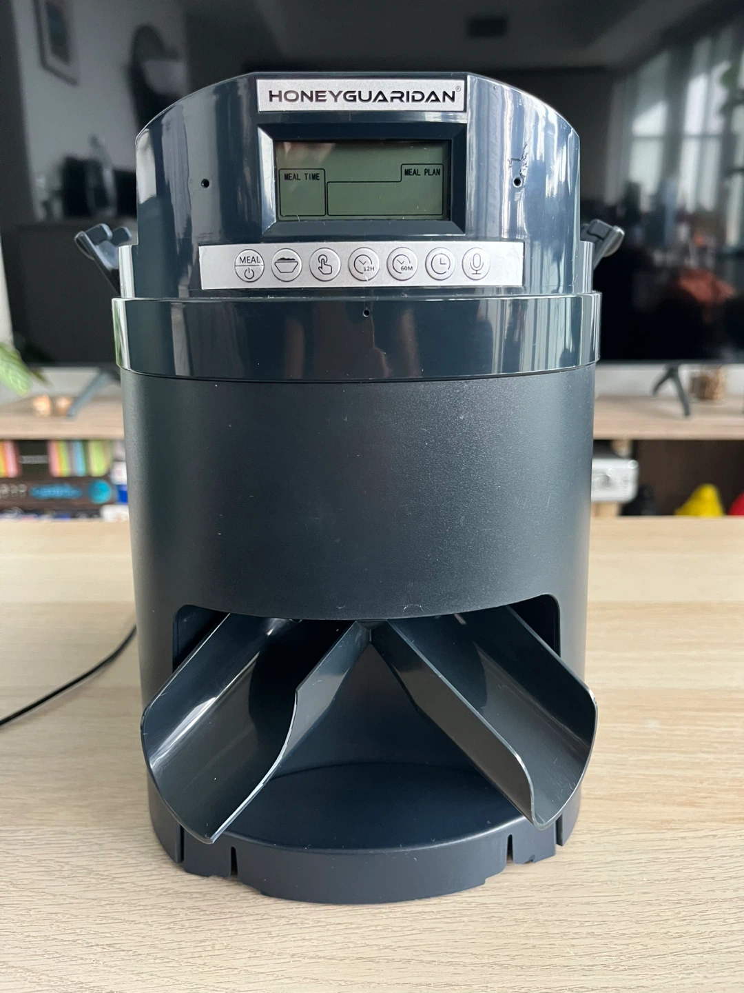 HoneyGuaridan Automatic Pet Feeder - photo 3