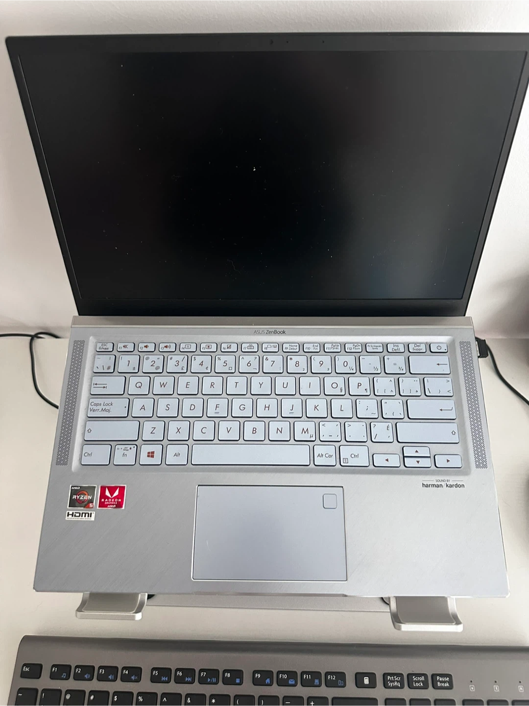 ASUS Zenbook UM431D Notebook PC