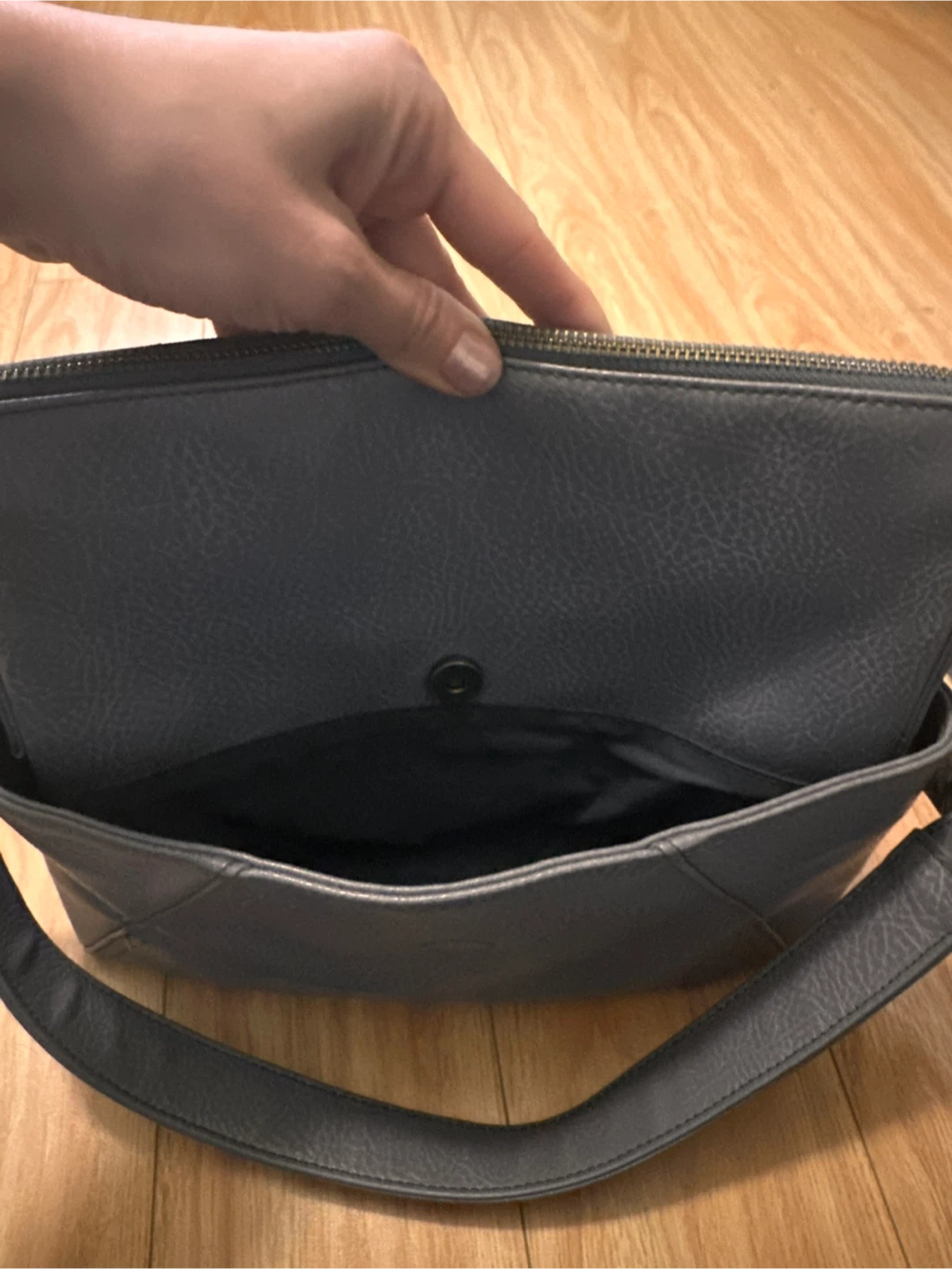 MATT & NAT Grey Faux Leather Crossbody Bag - photo 4