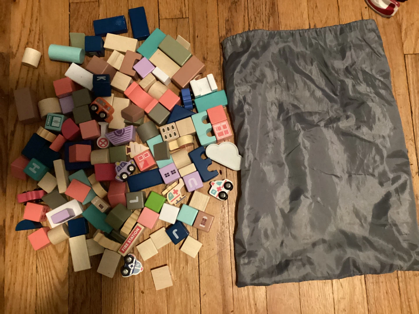 Wooden Building Blocks Set including vehicles, buildings