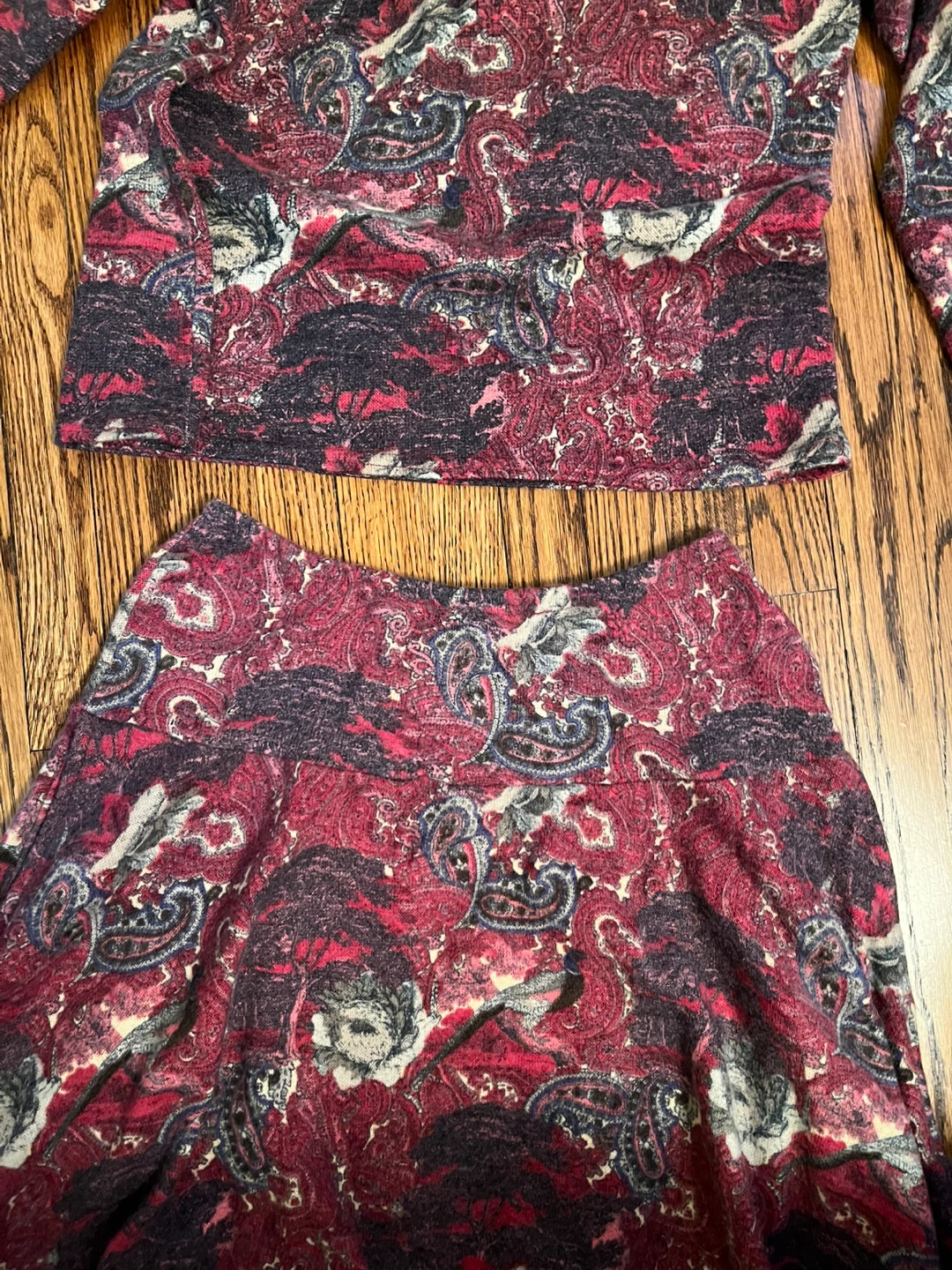 Mary Rose Paisley Print Long Sleeve Top and Skirt Set - photo 2