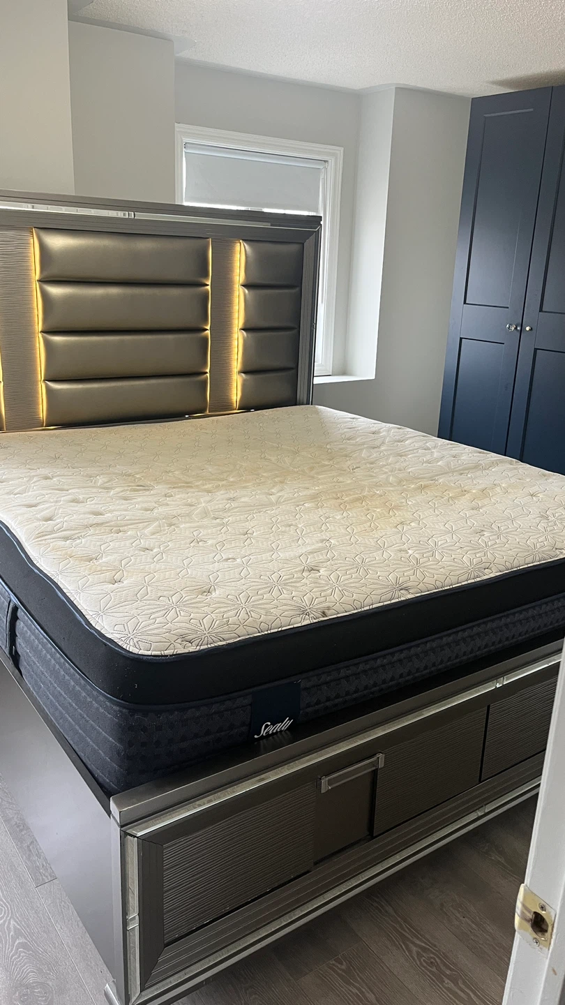 Sealy king Mattress with Storage Bed Frame - photo 2