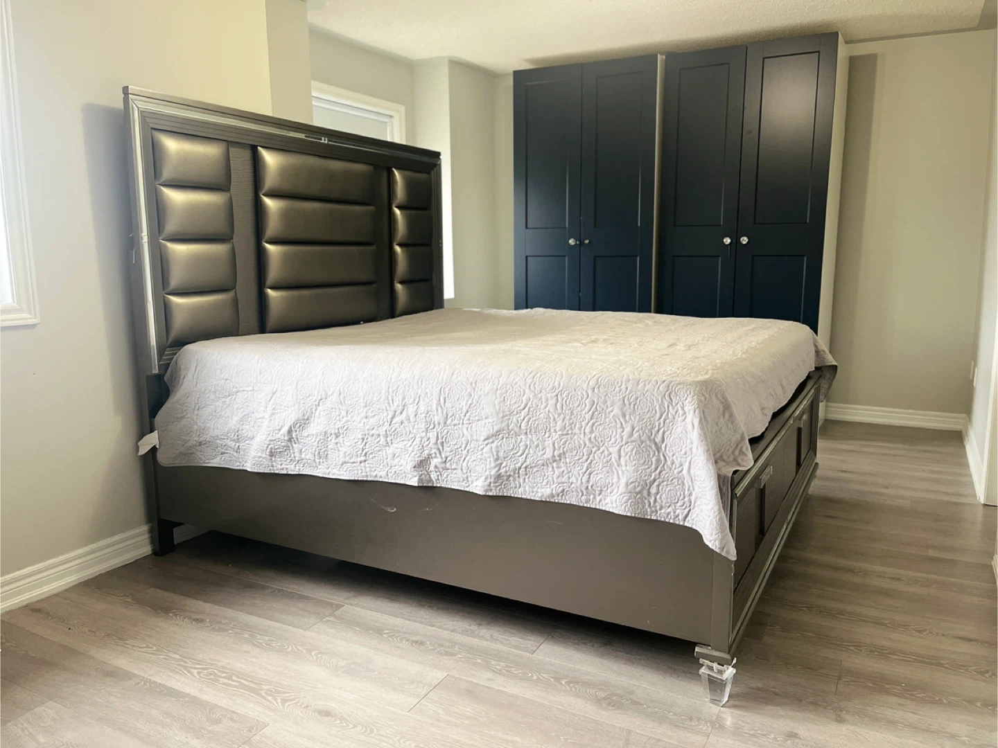 Sealy king Mattress with Storage Bed Frame