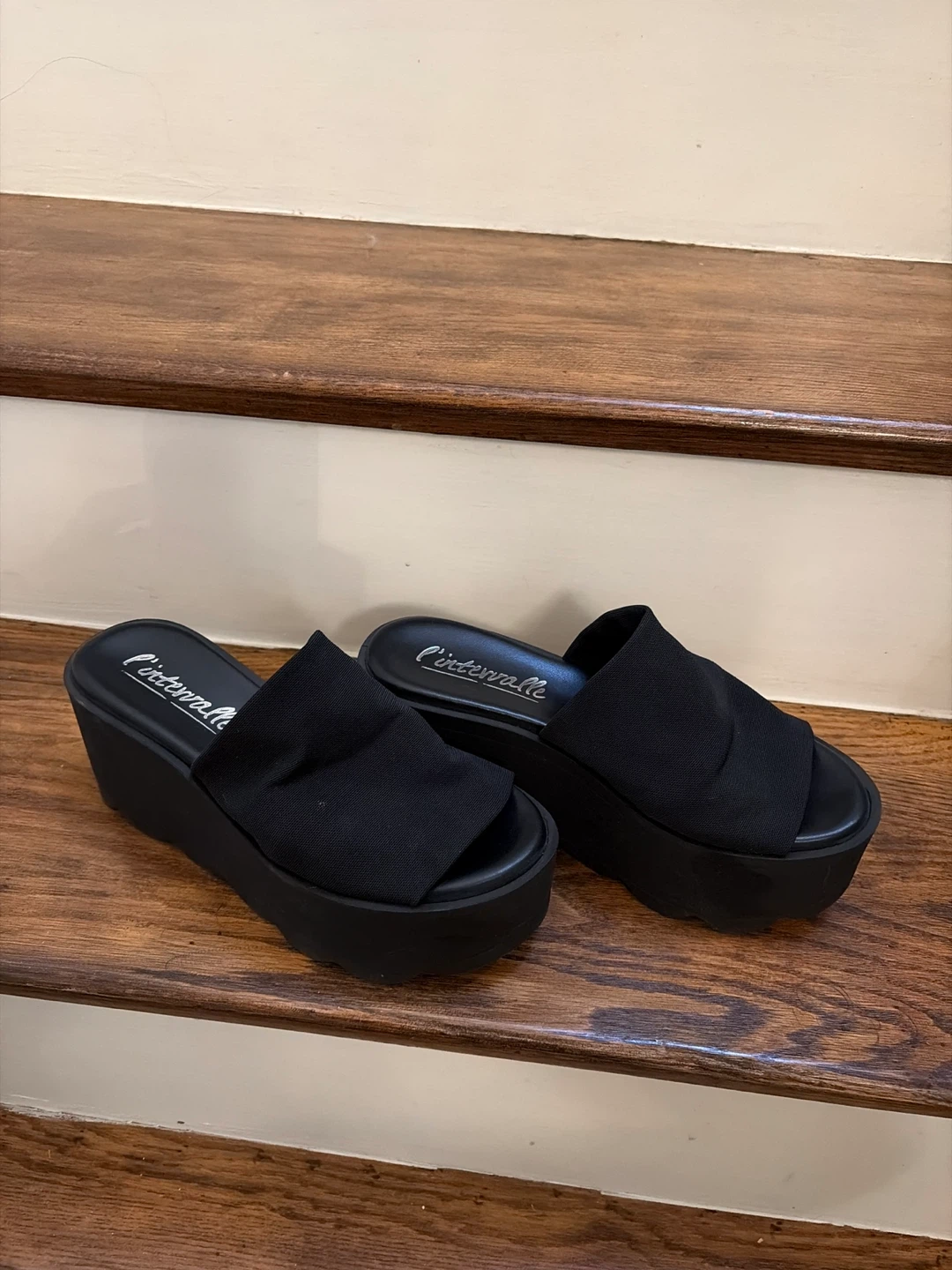 L'intervalle Black Platform Wedge Mules Size 38