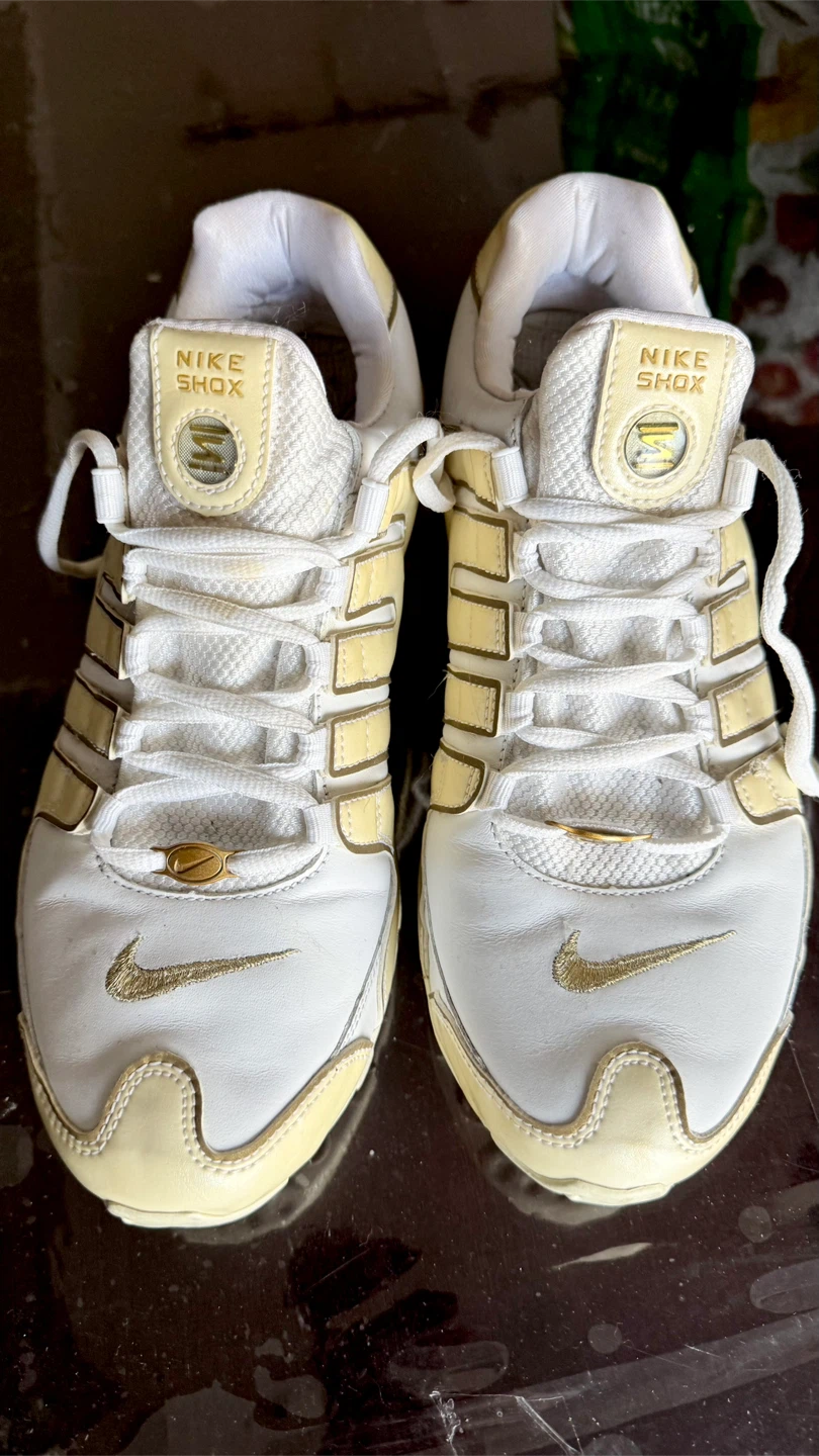 Nike Shox Women's Shoes White and Gold