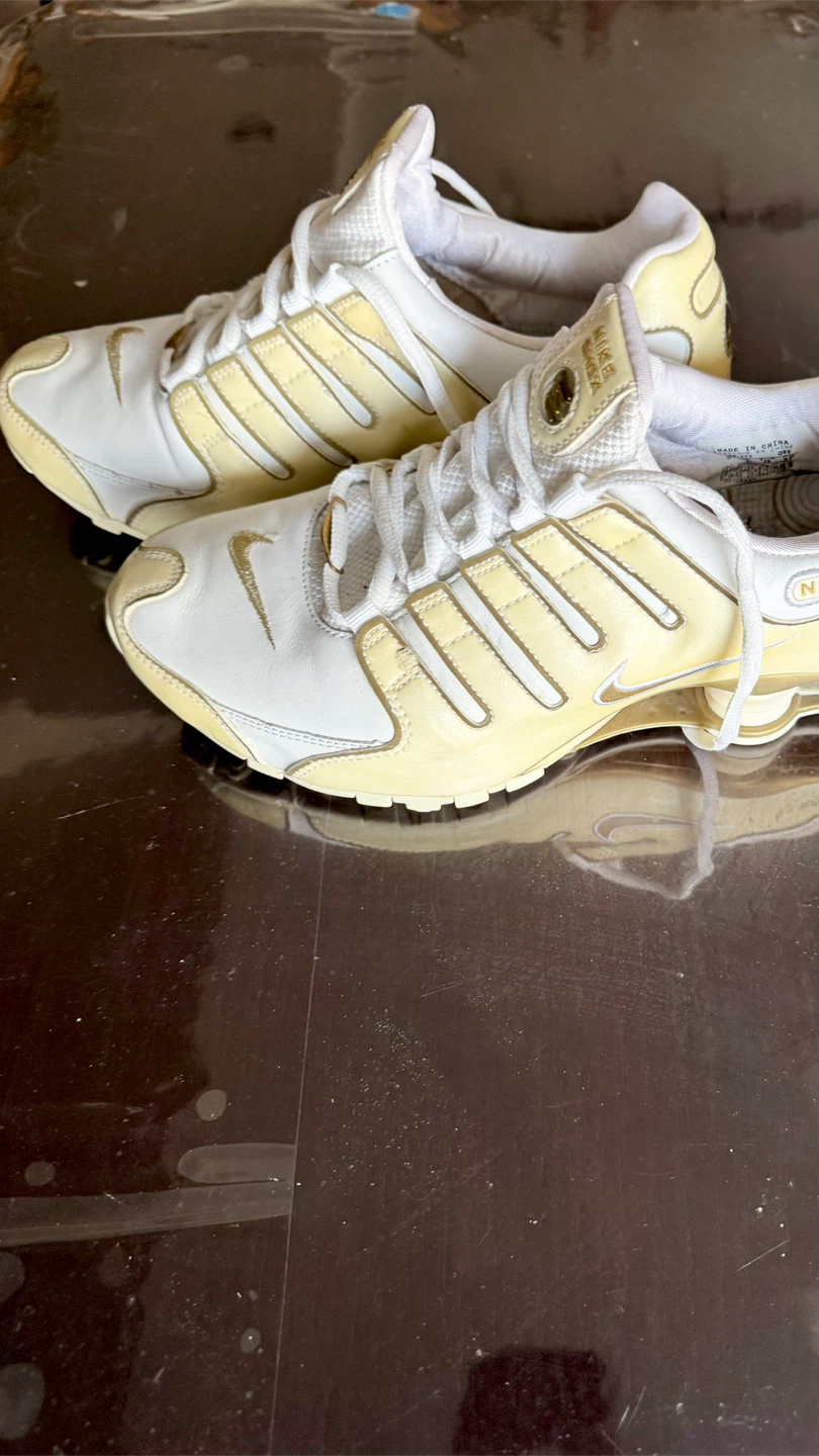 Nike Shox Women's Shoes White and Gold - photo 2