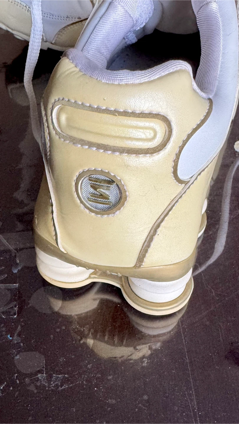 Nike Shox Women's Shoes White and Gold - photo 4