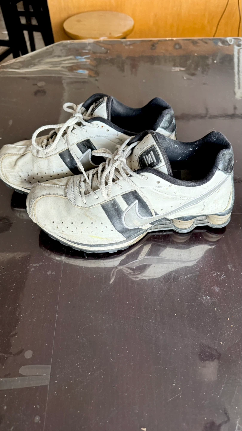 Nike Shox Athletic Shoes - photo 2