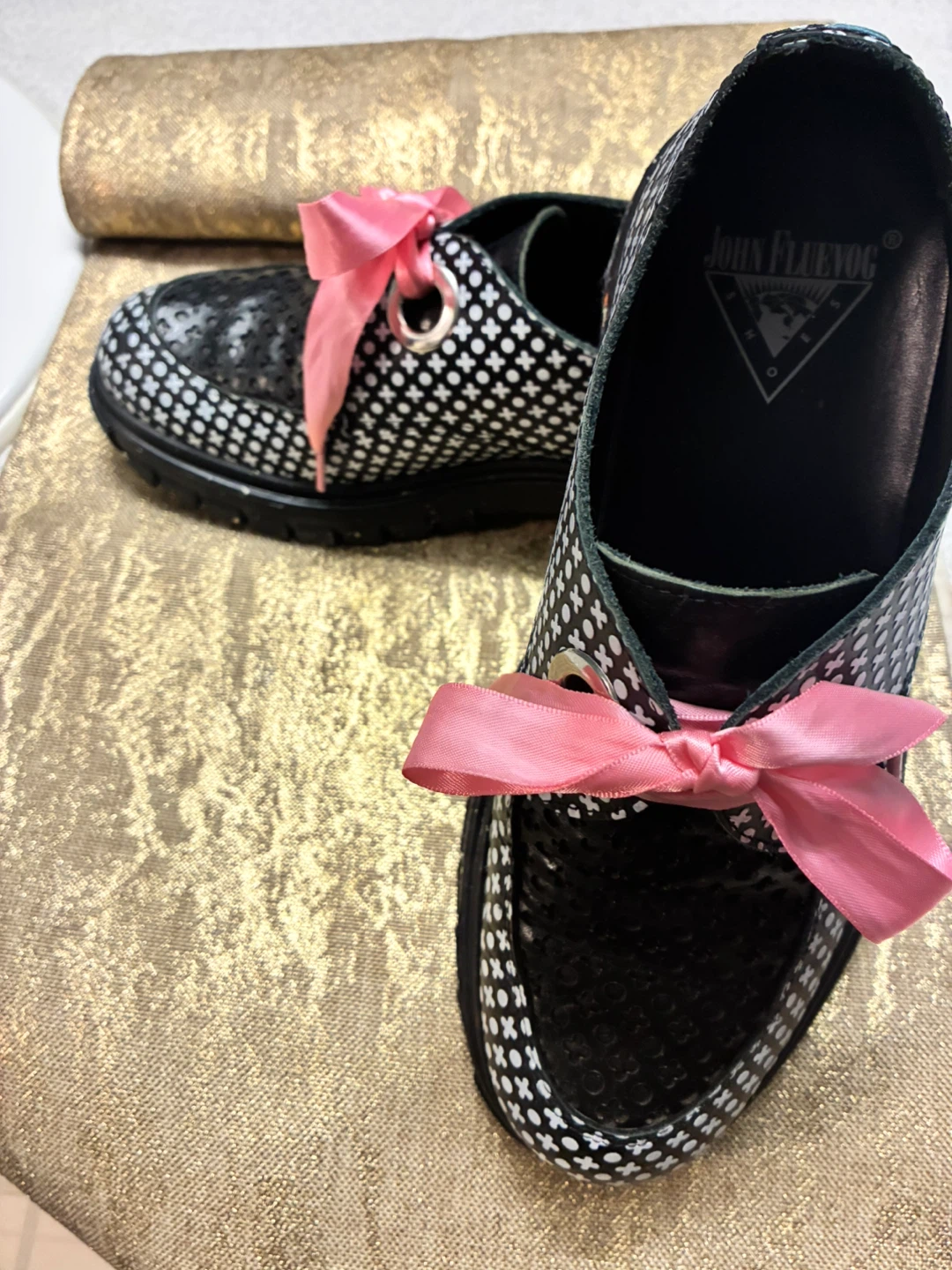 John Fluevog “Wednesday” Shoes w. Pink Ribbons - Size M/W 8 - photo 2