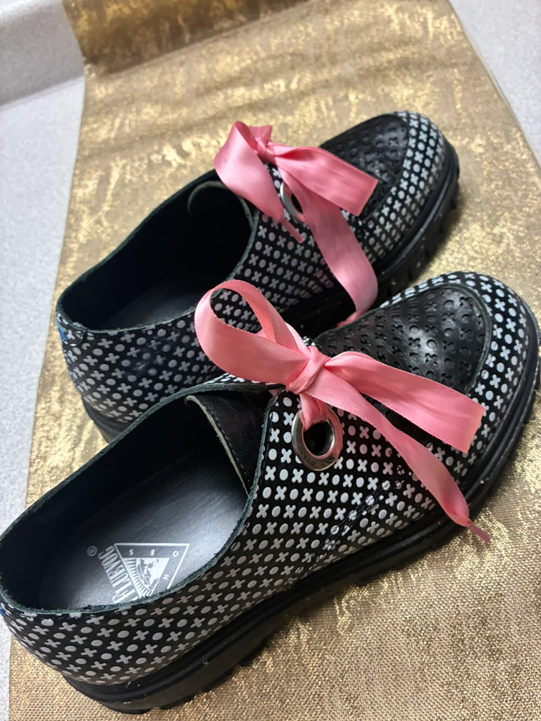 John Fluevog “Wednesday” Shoes w. Pink Ribbons - Size M/W 8 - photo 3