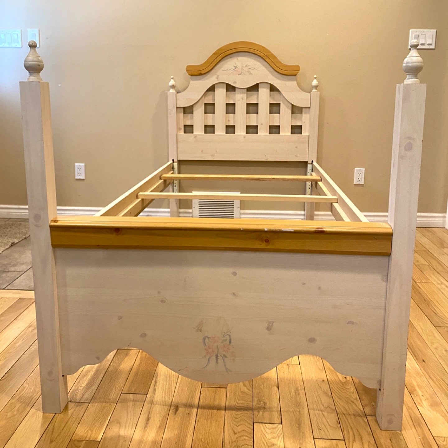 White Ashley Furniture Twin Size Bed Frame (CAN DELIVER) - photo 4
