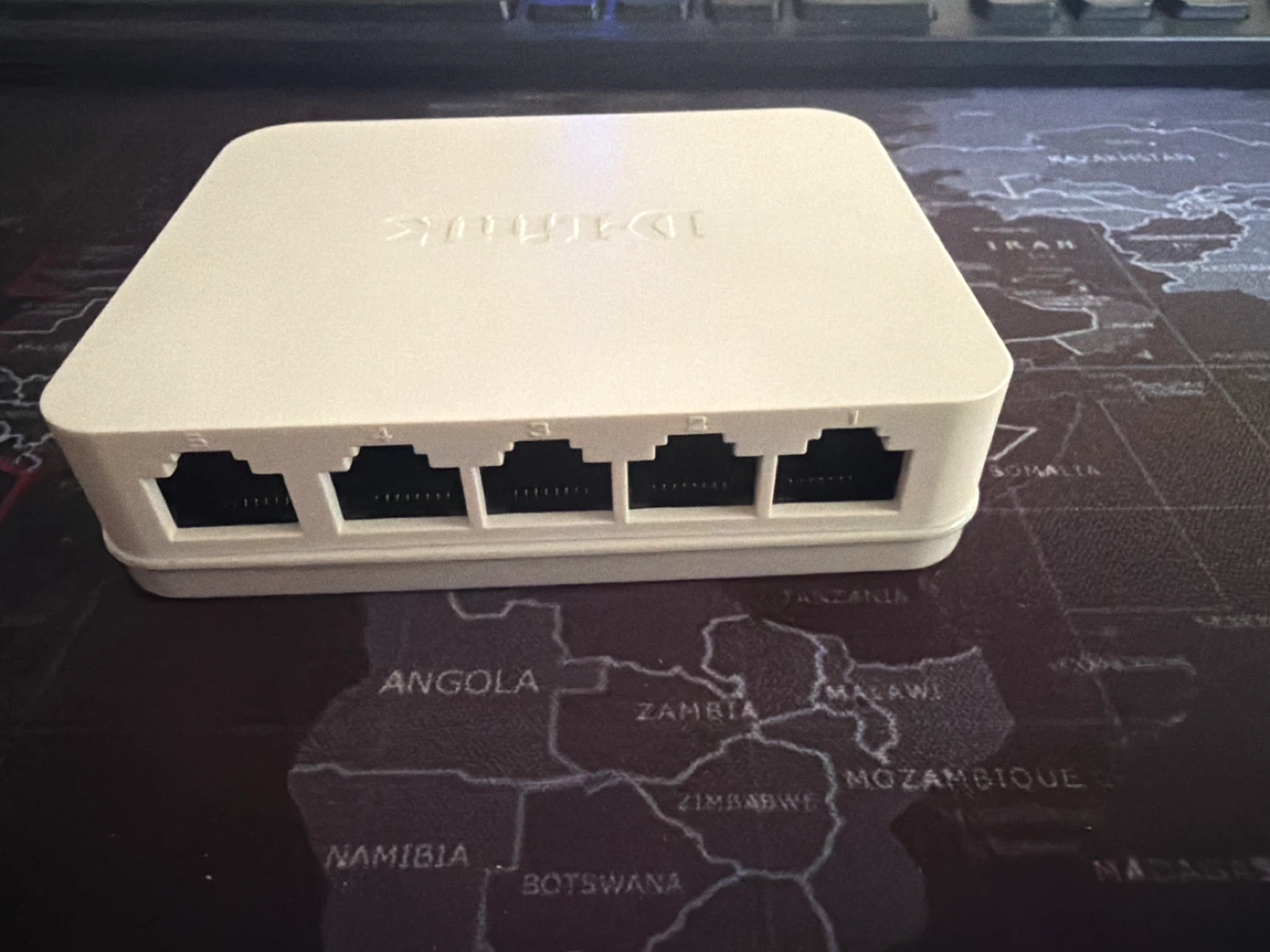 D-Link 5-Port Unmanaged Desktop Gigabit Ethernet Switch