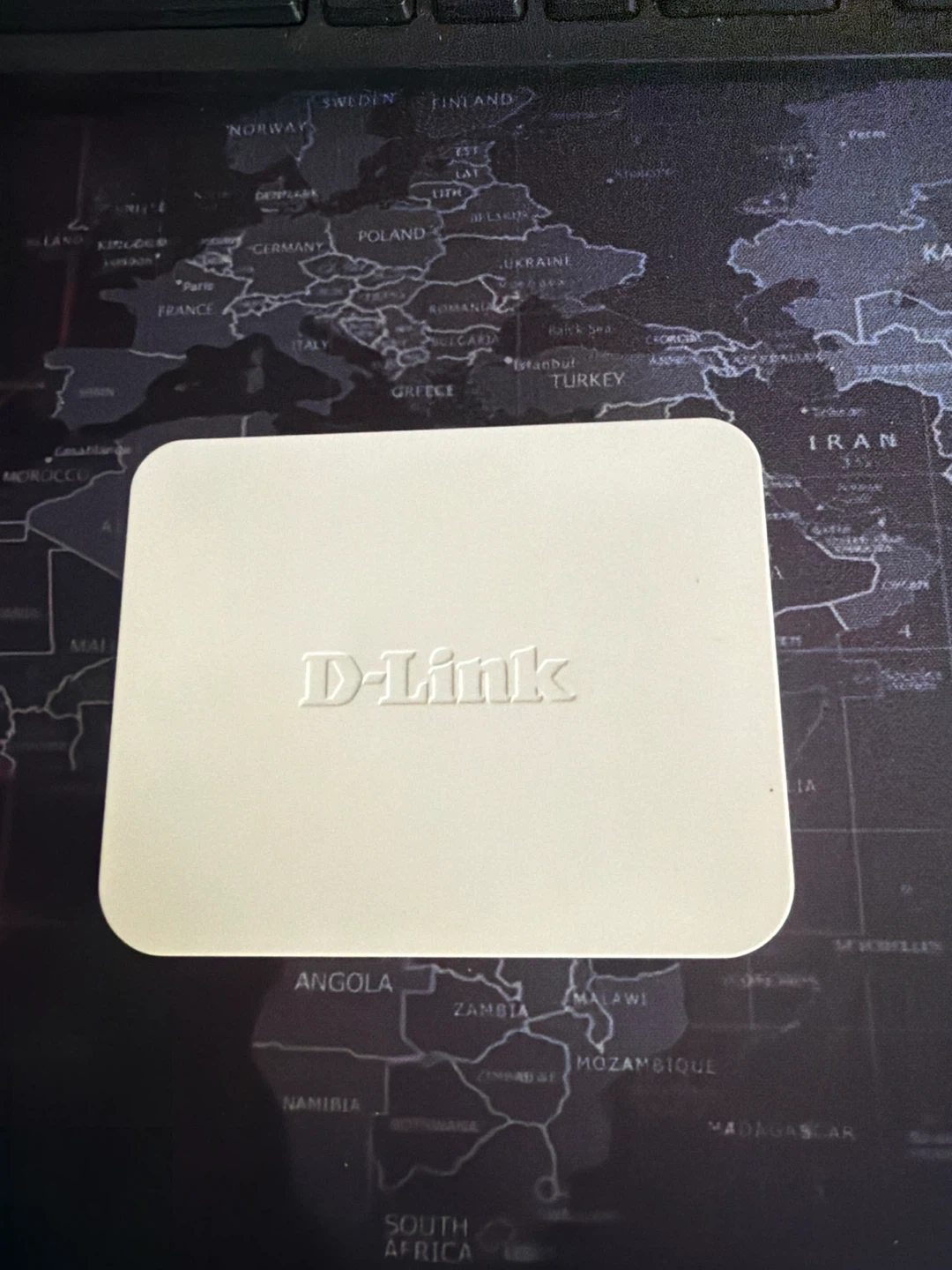 D-Link 5-Port Unmanaged Desktop Gigabit Ethernet Switch - photo 3