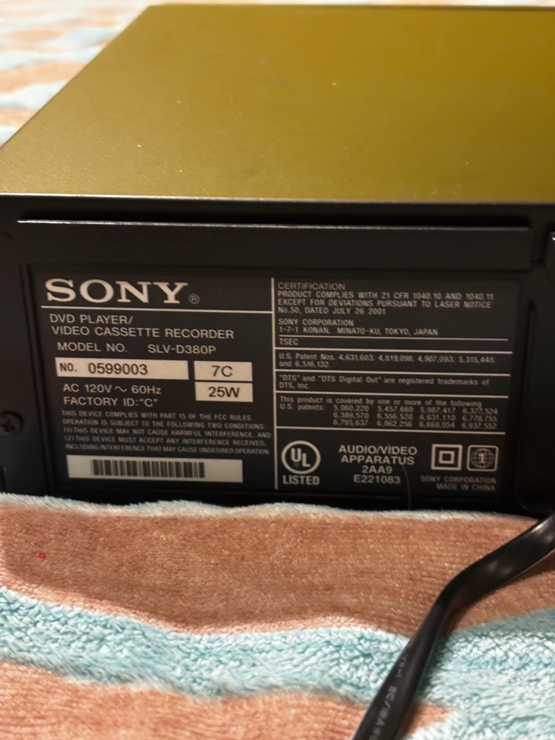 Sony SLV-D380P DVD Player / VCR Combo - photo 2