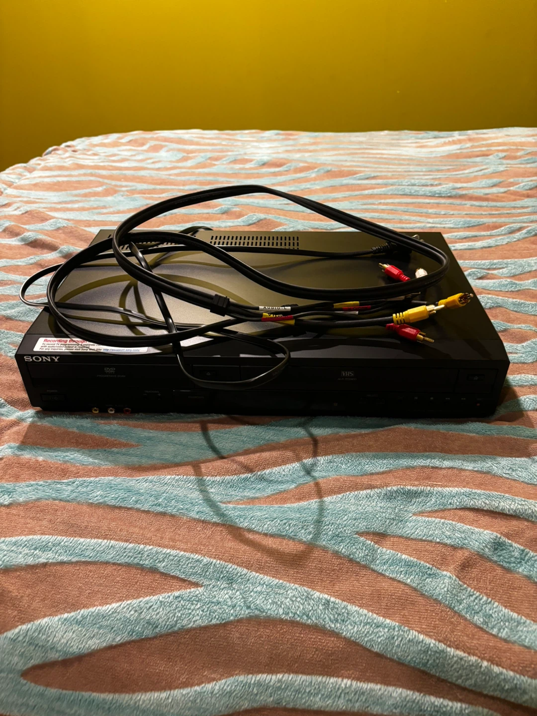 Sony SLV-D380P DVD Player / VCR Combo