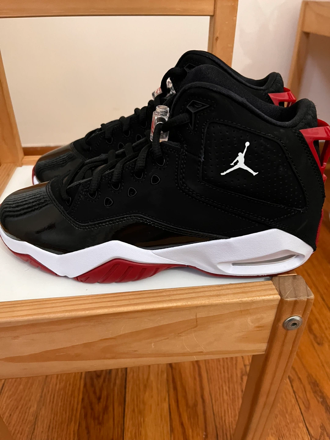 Jordan Black Red Basketball Shoes 5.5Y - photo 2