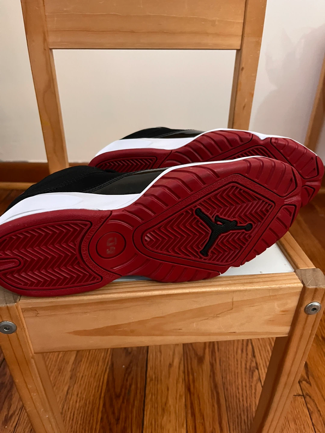 Jordan Black Red Basketball Shoes 5.5Y - photo 5
