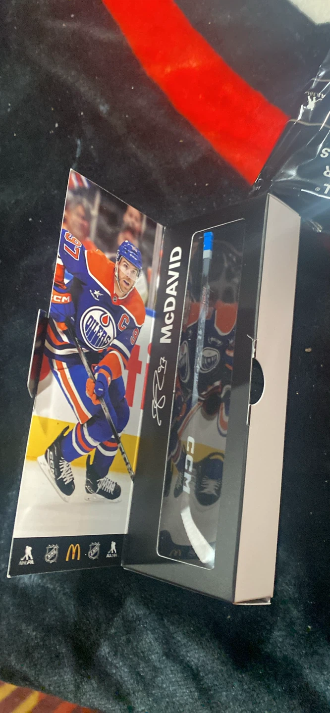 Connor McDavid Hockey Puck & Card Set