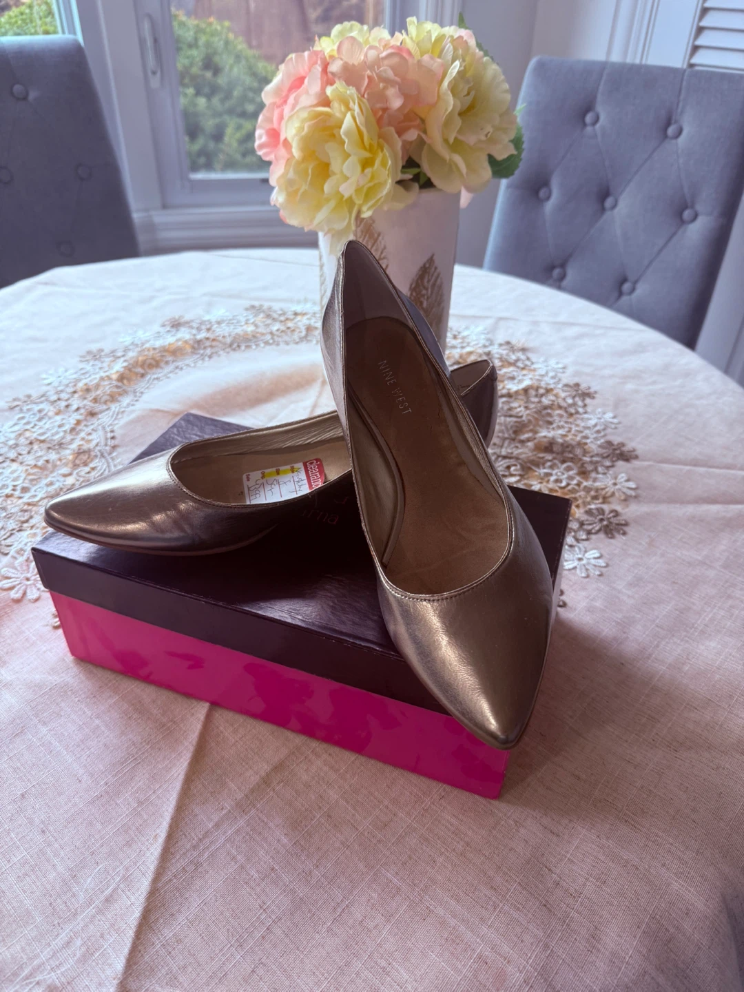 Nine West Women's Gold Pointed Toe Flats Size 8