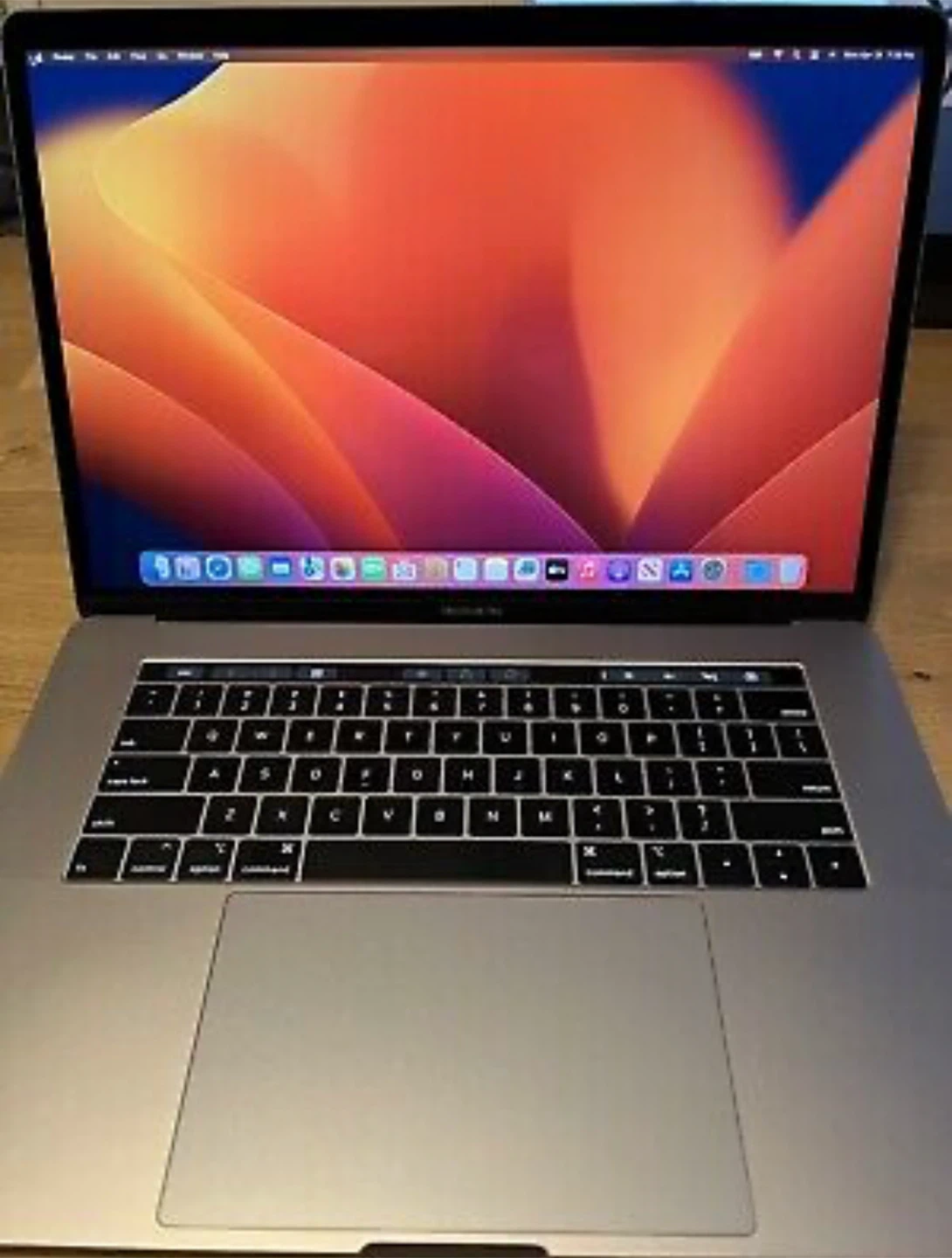 MacBook Pro 15” Touch Bar i7 16gb ram 500gb