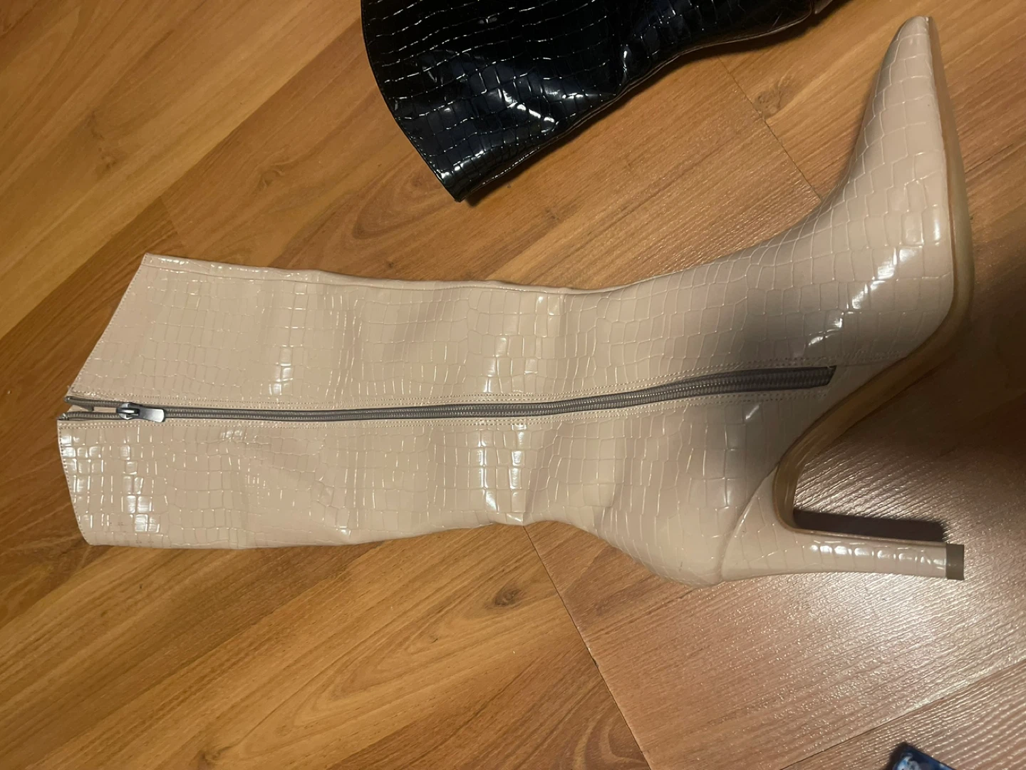 White Croc Embossed Pointed Toe Knee-High Boots - photo 5