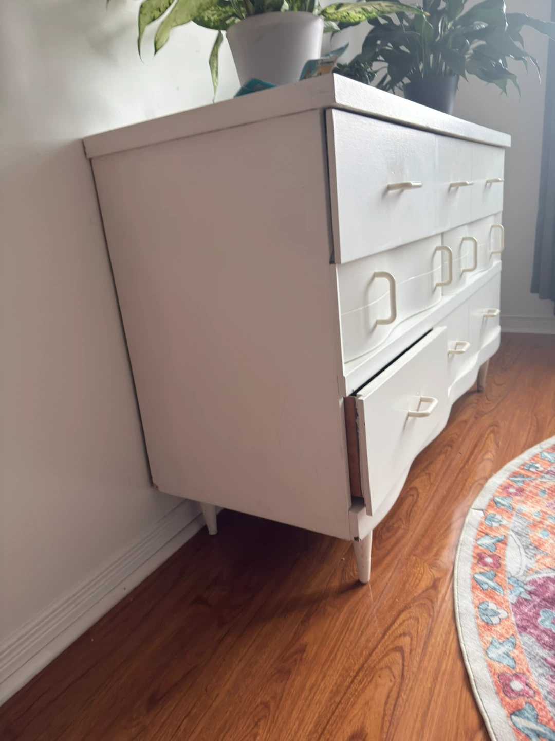 Vintage White 9- Drawer Dresser - photo 4