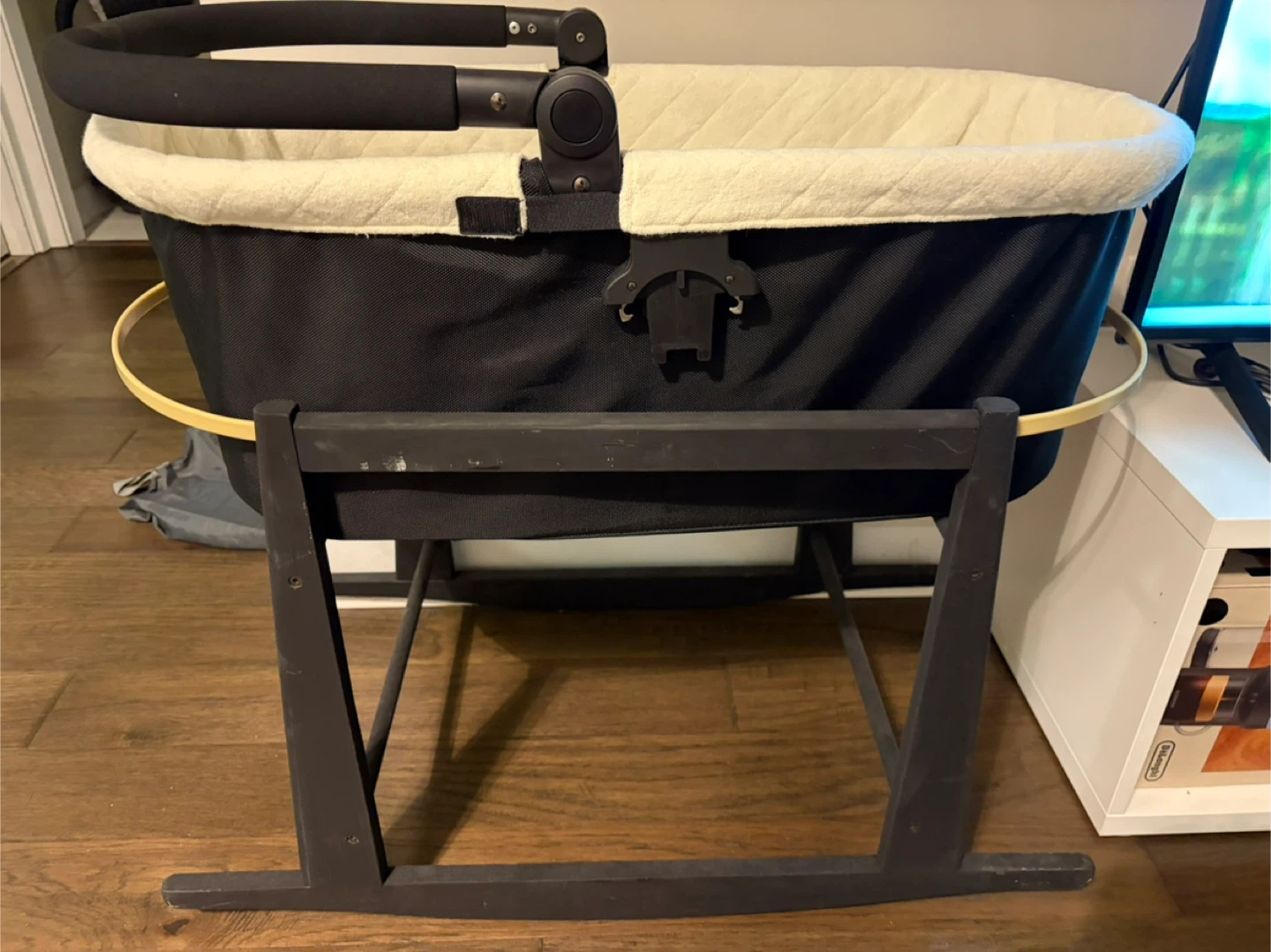 Uppababy bassinet with jolly jumper stand - photo 2