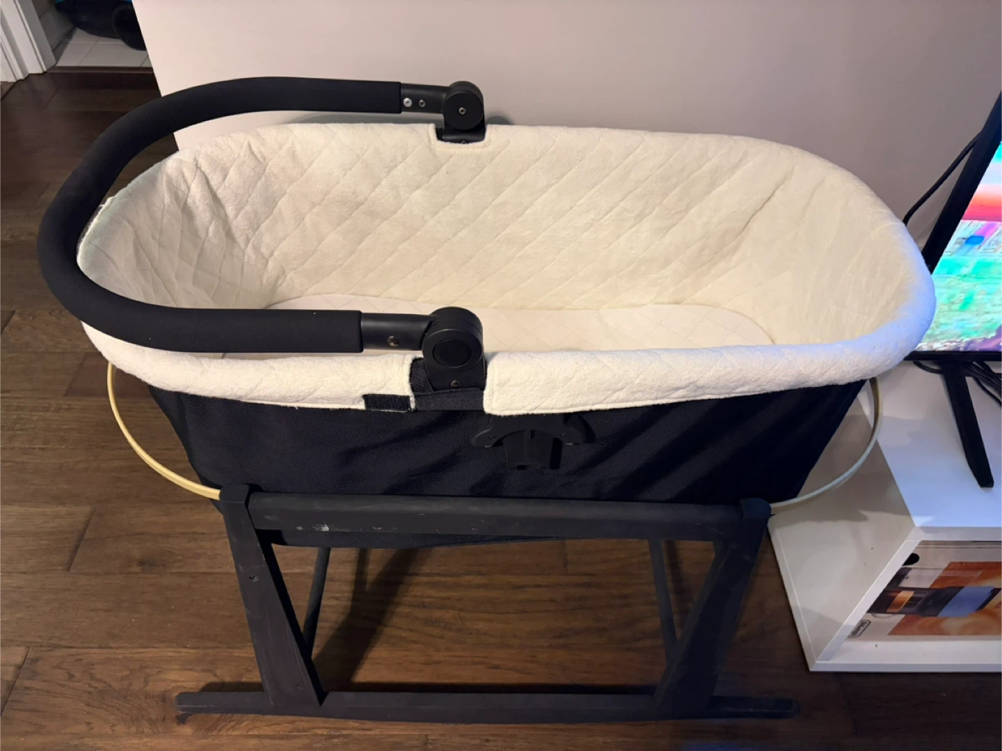 Uppababy bassinet with jolly jumper stand