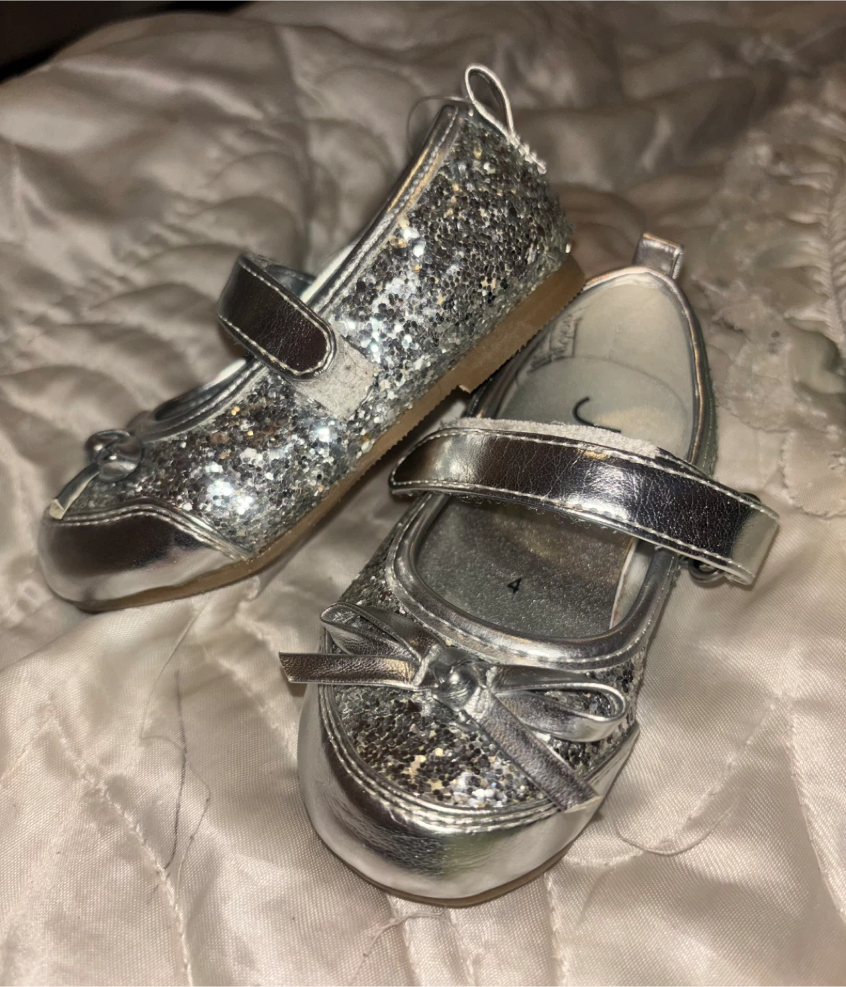 Toddler Silver Glitter Shoes Size 2W - photo 3