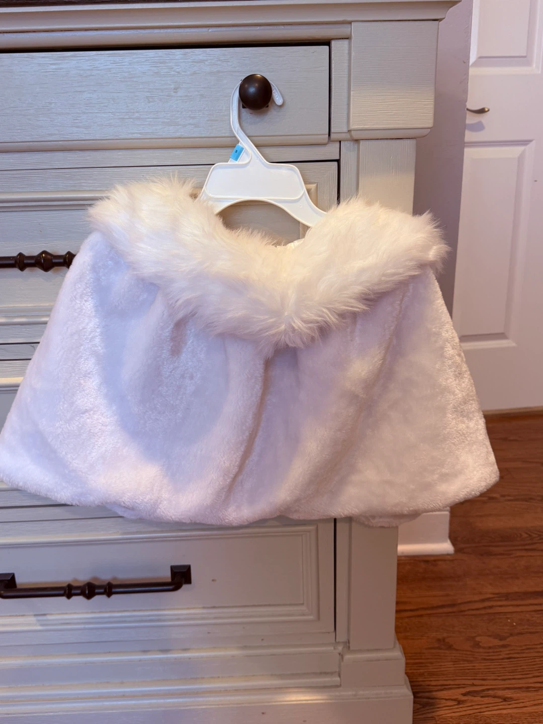 White Faux Fur Cape with Satin Lining - photo 2