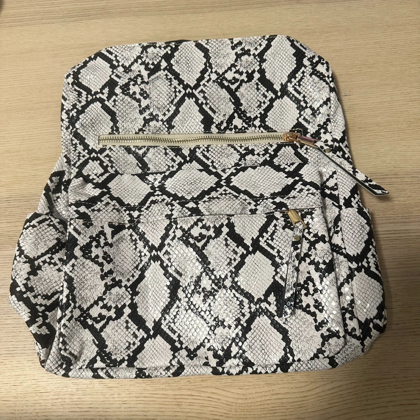 NWOT Snakeskin Faux Leather Backpack Womens Purse w/ Zipper - photo 3