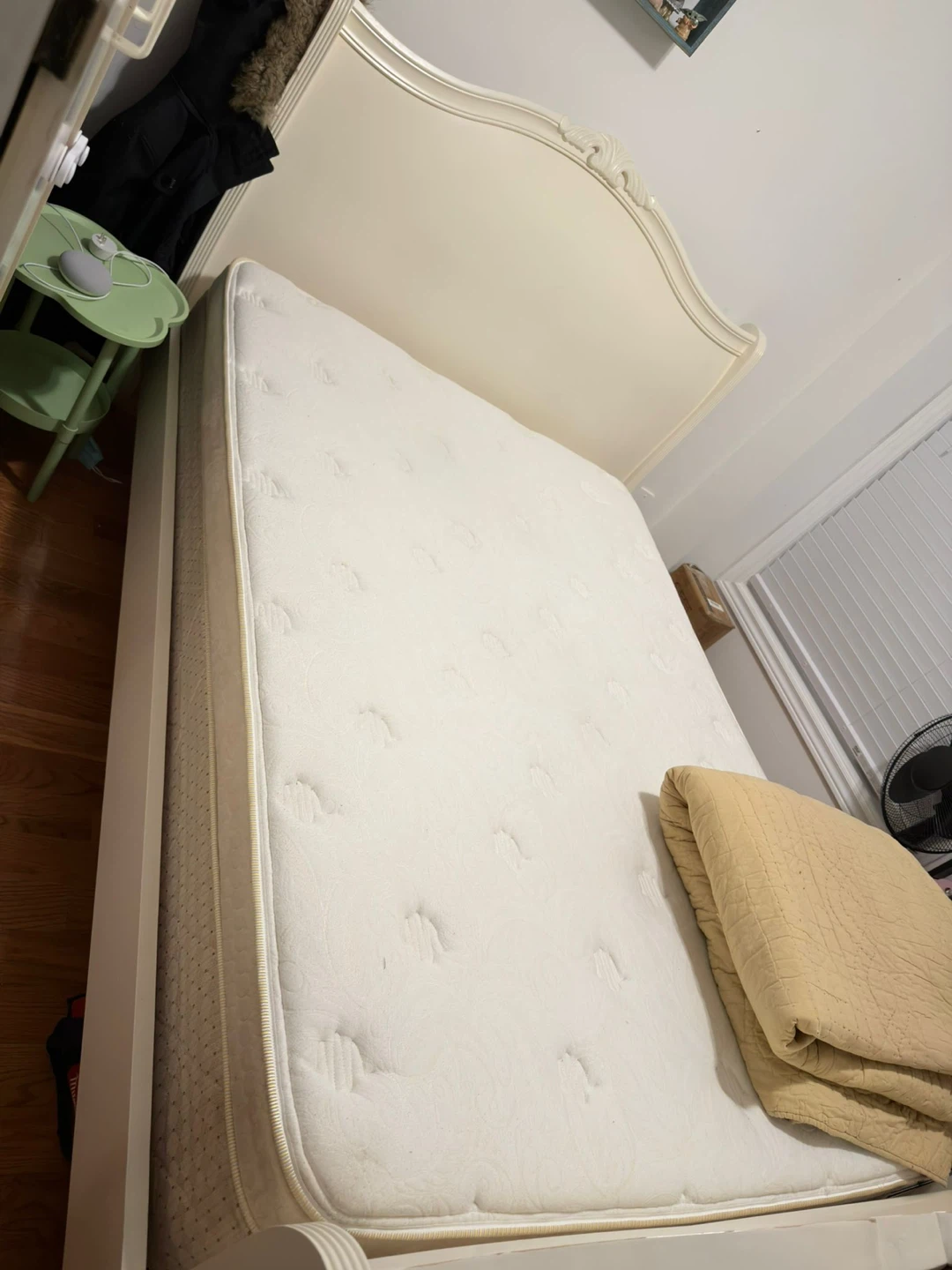 Queen Bed Frame + Mattress – Ivory Vintage Style - photo 3
