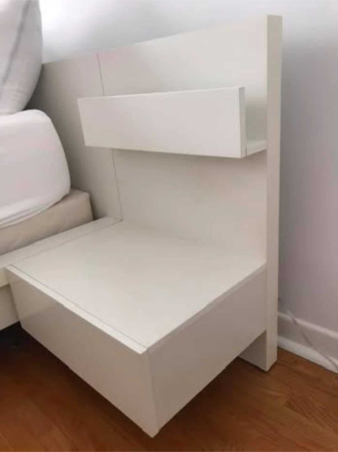King bed frame + nightstands + Tempur-pedic mattress - photo 2