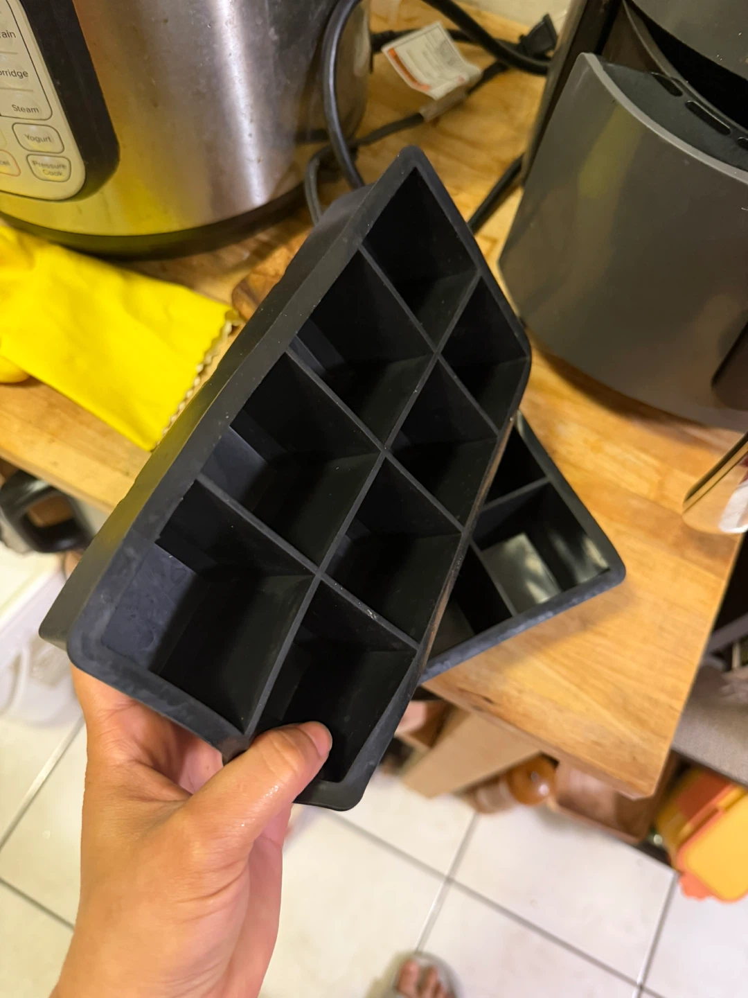 Set of 2 Black Silicone Ice Cube Trays - photo 2