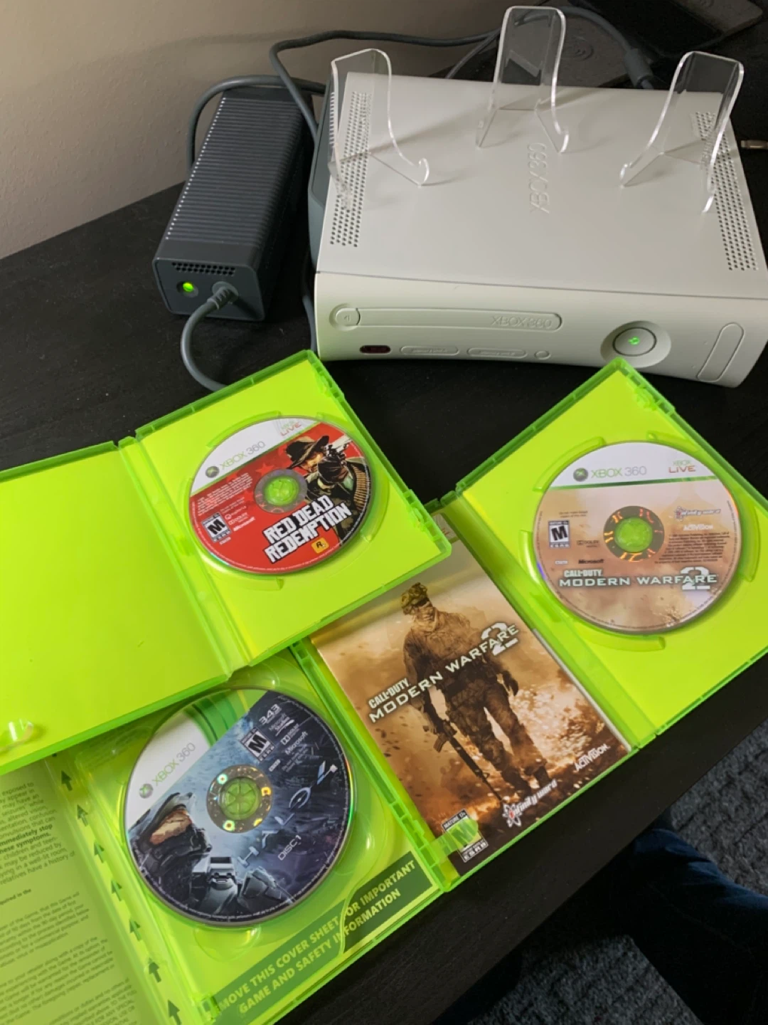 Xbox 360 Console with Games and Controllers - photo 4