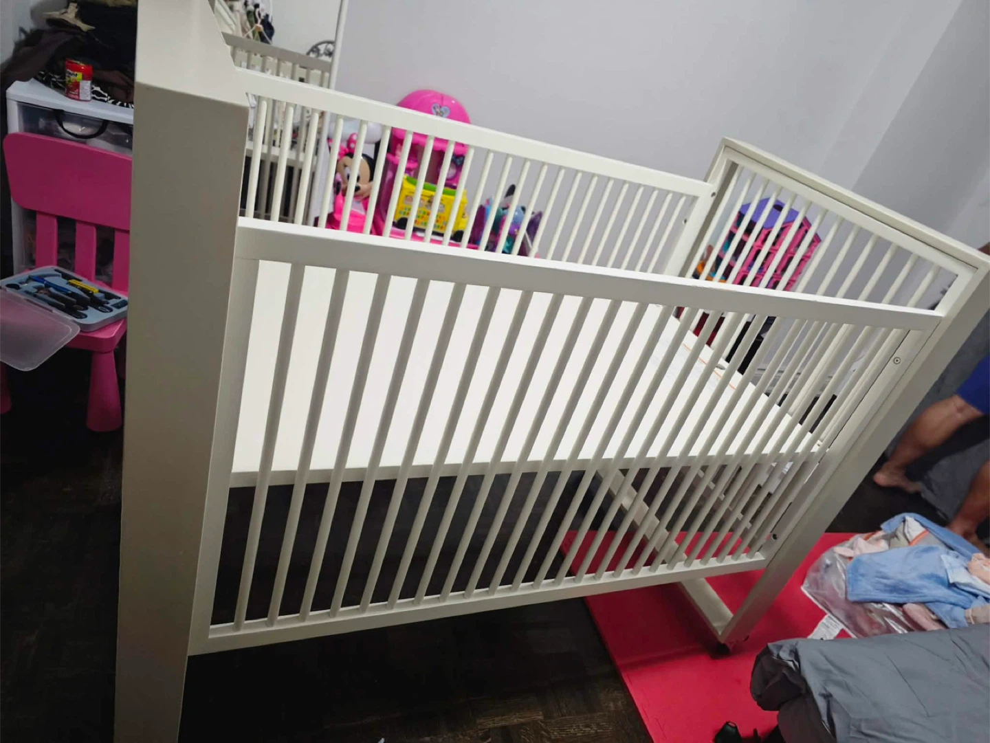 Wooden White Baby Crib with wheels - photo 2
