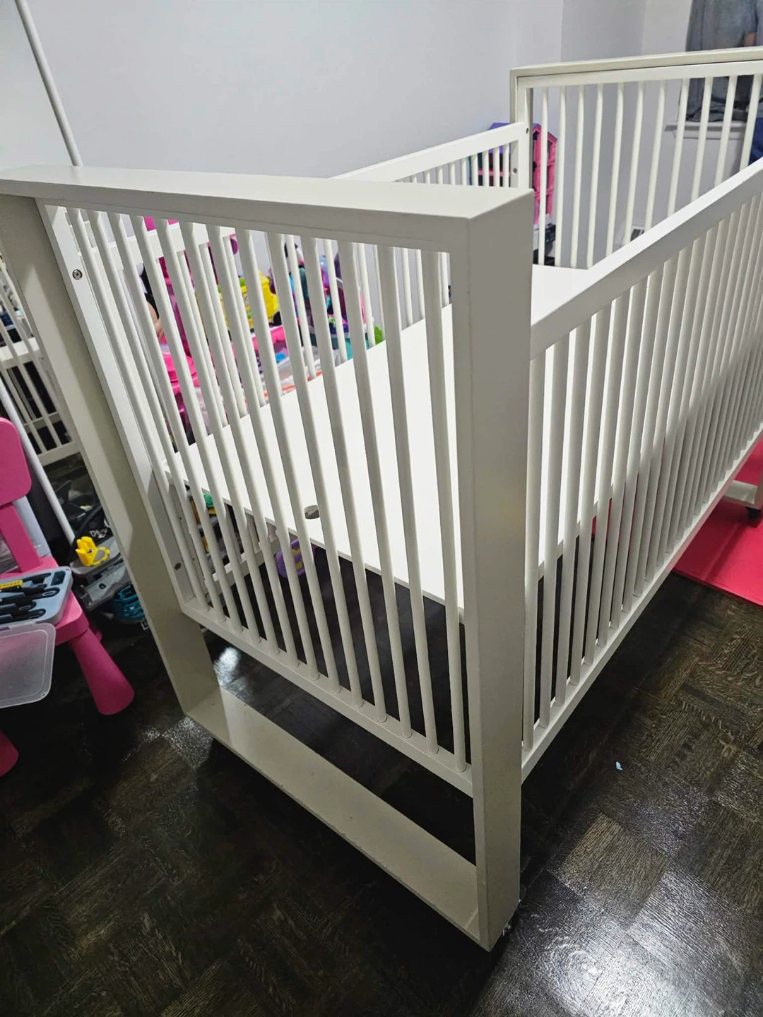 Wooden White Baby Crib with wheels