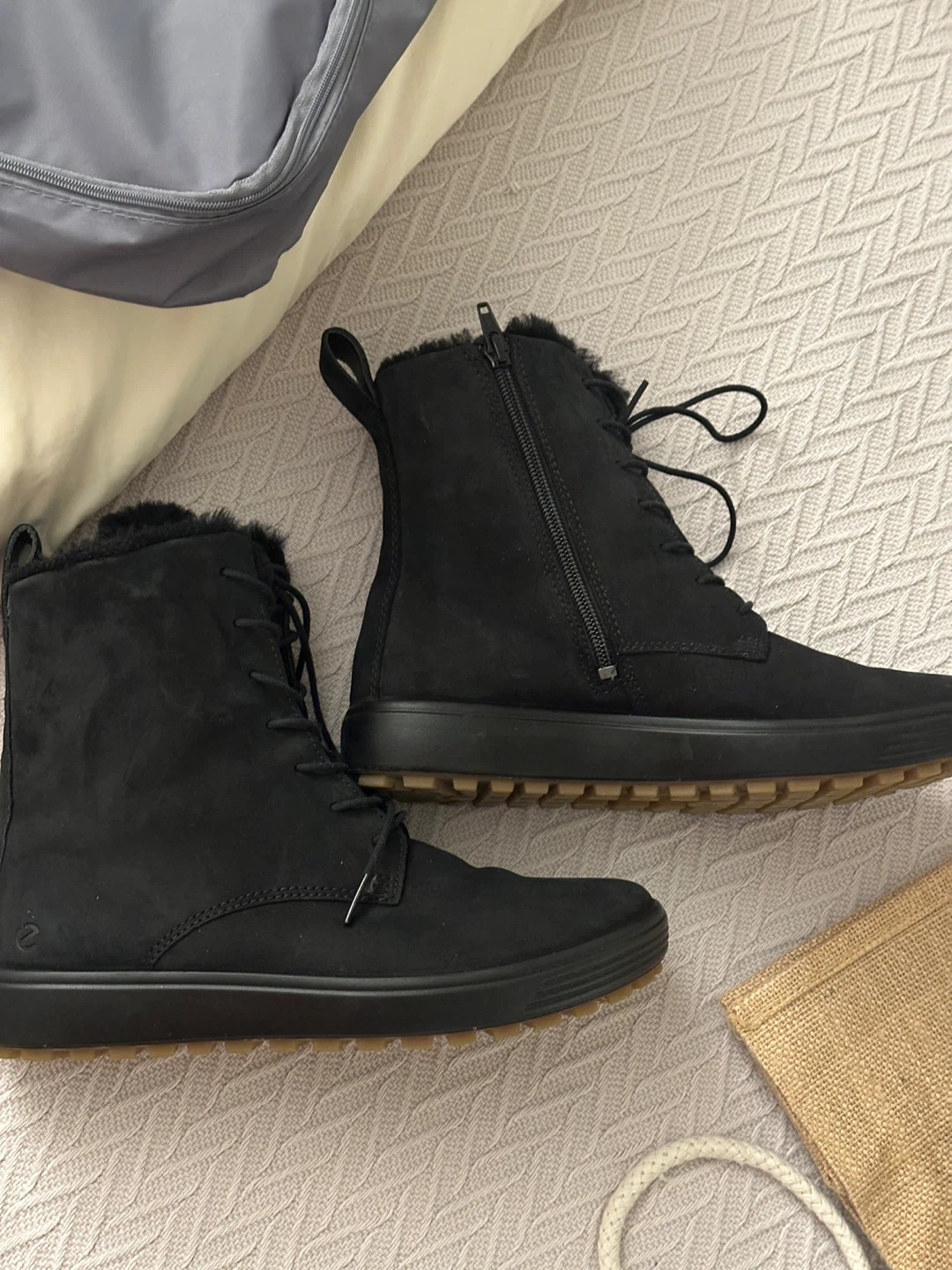 ECCO Black Suede Fur Lined Lace Up Winter Boots - photo 3