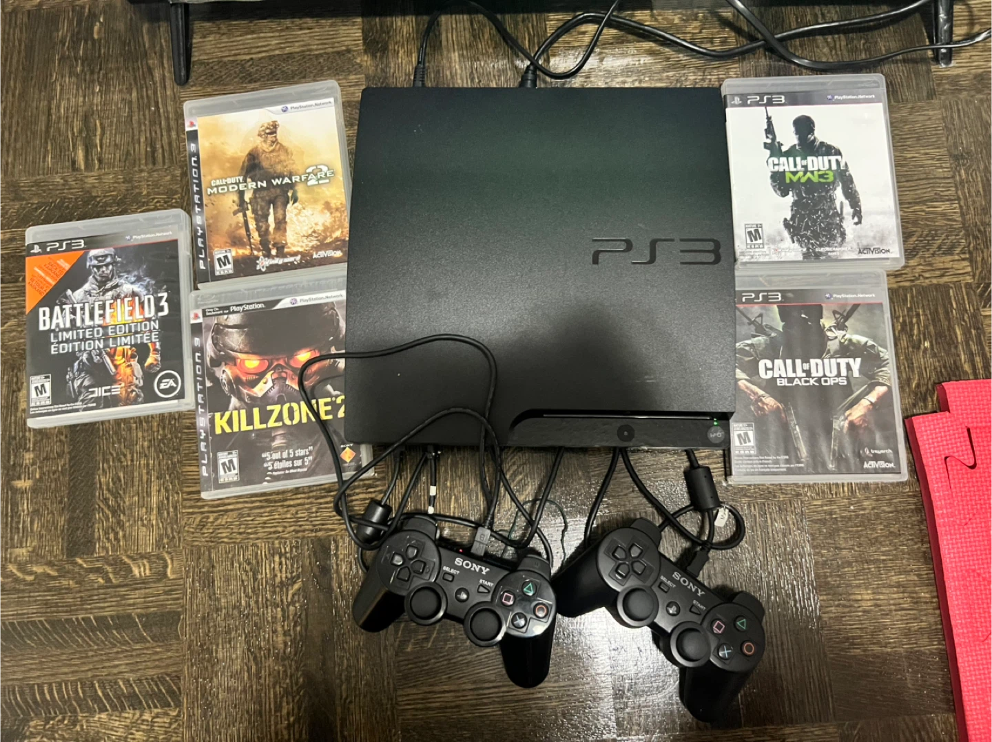 PlayStation 3 (PS3) Console Bundle with Games and Controllers - photo 3