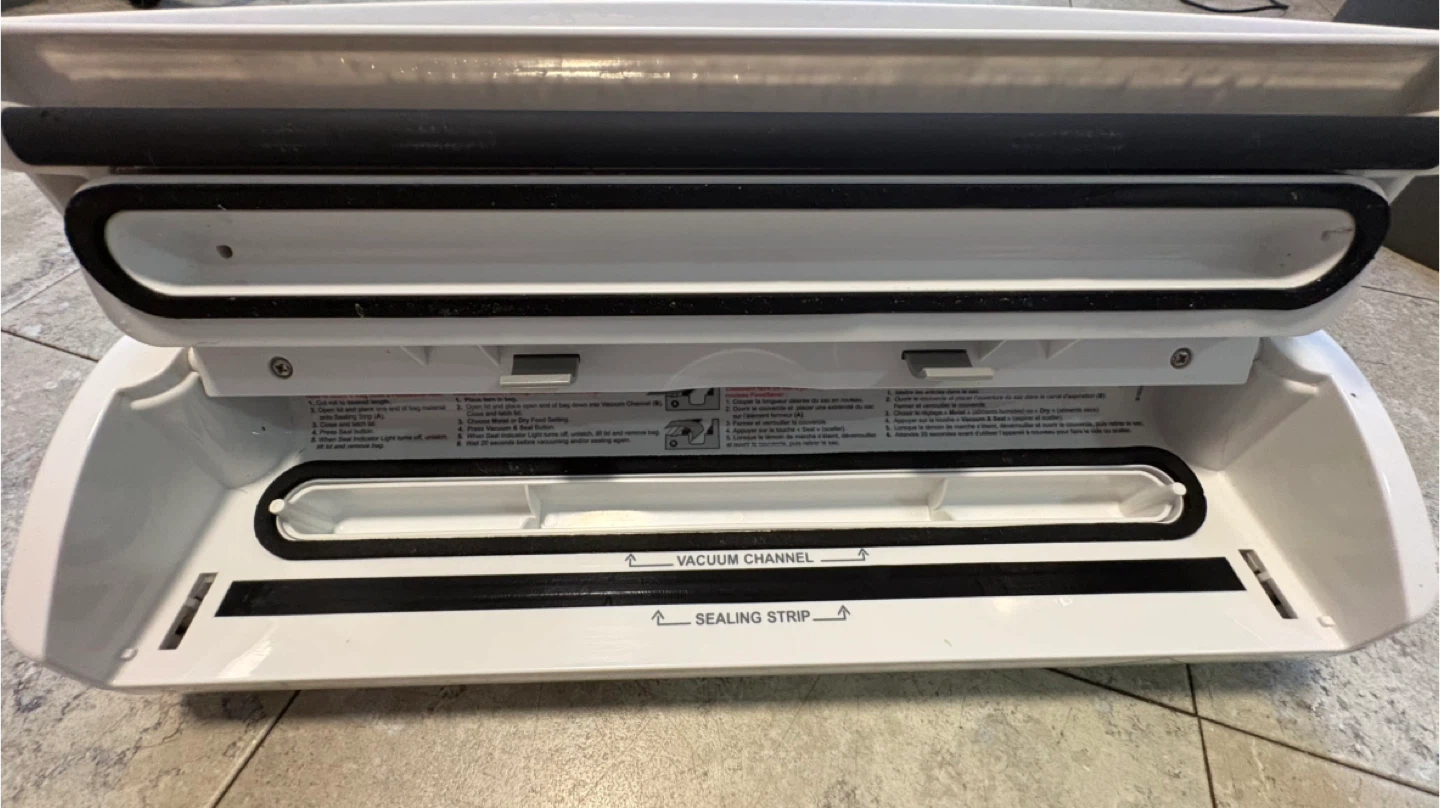 FoodSaver V2240 Vacuum Sealer Machine - photo 2